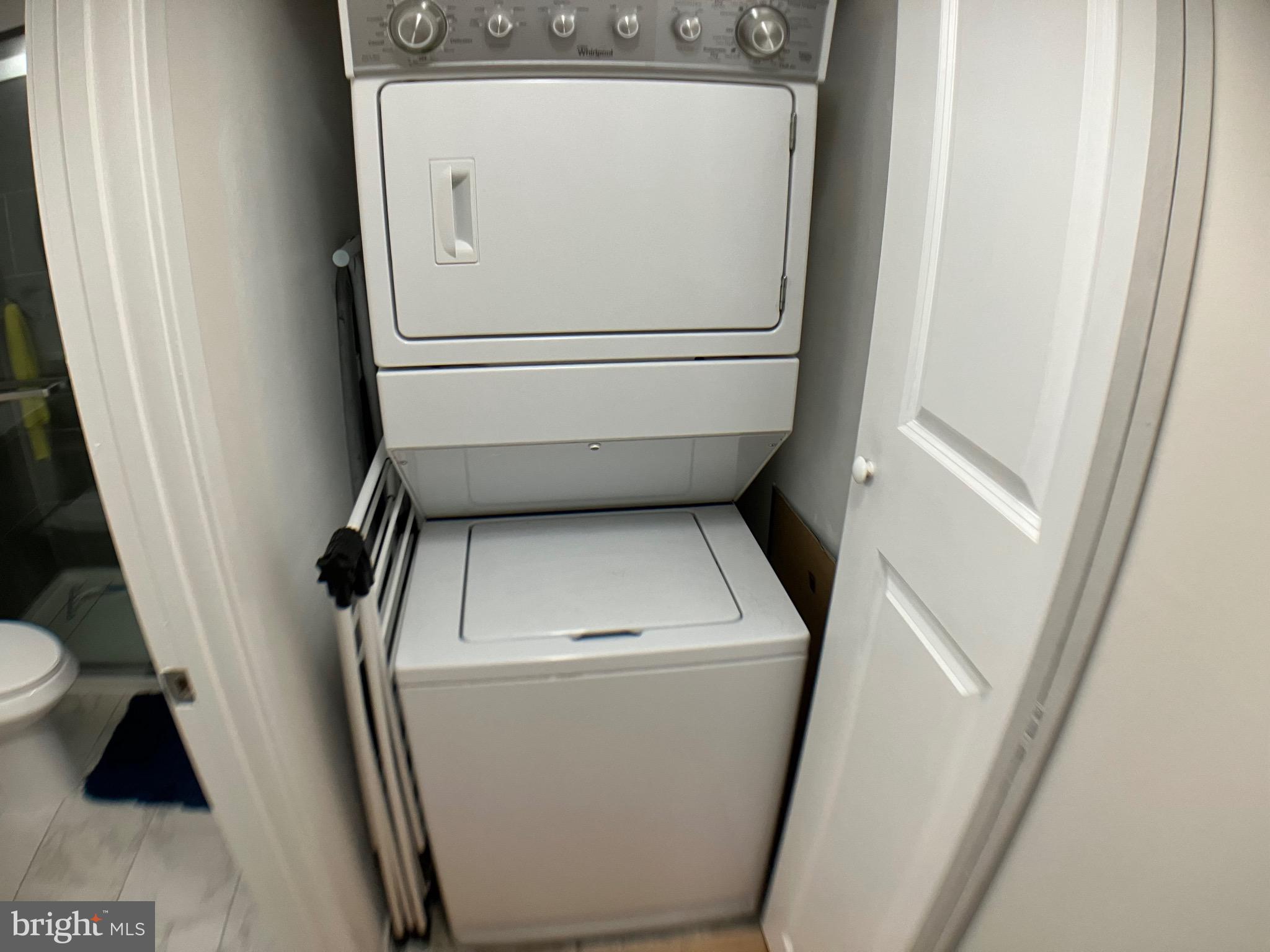 RESTON - Residential Lease