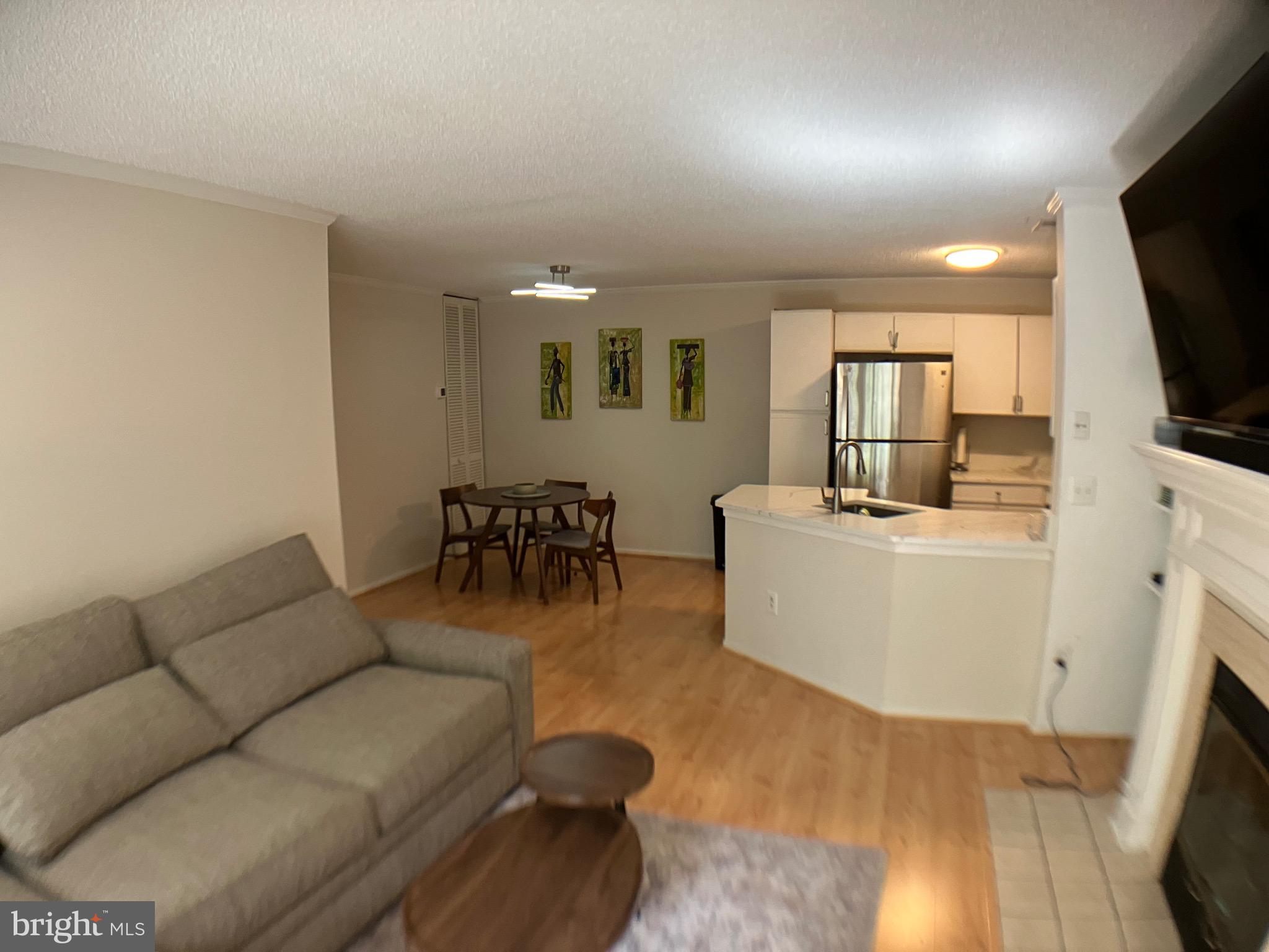 RESTON - Residential Lease