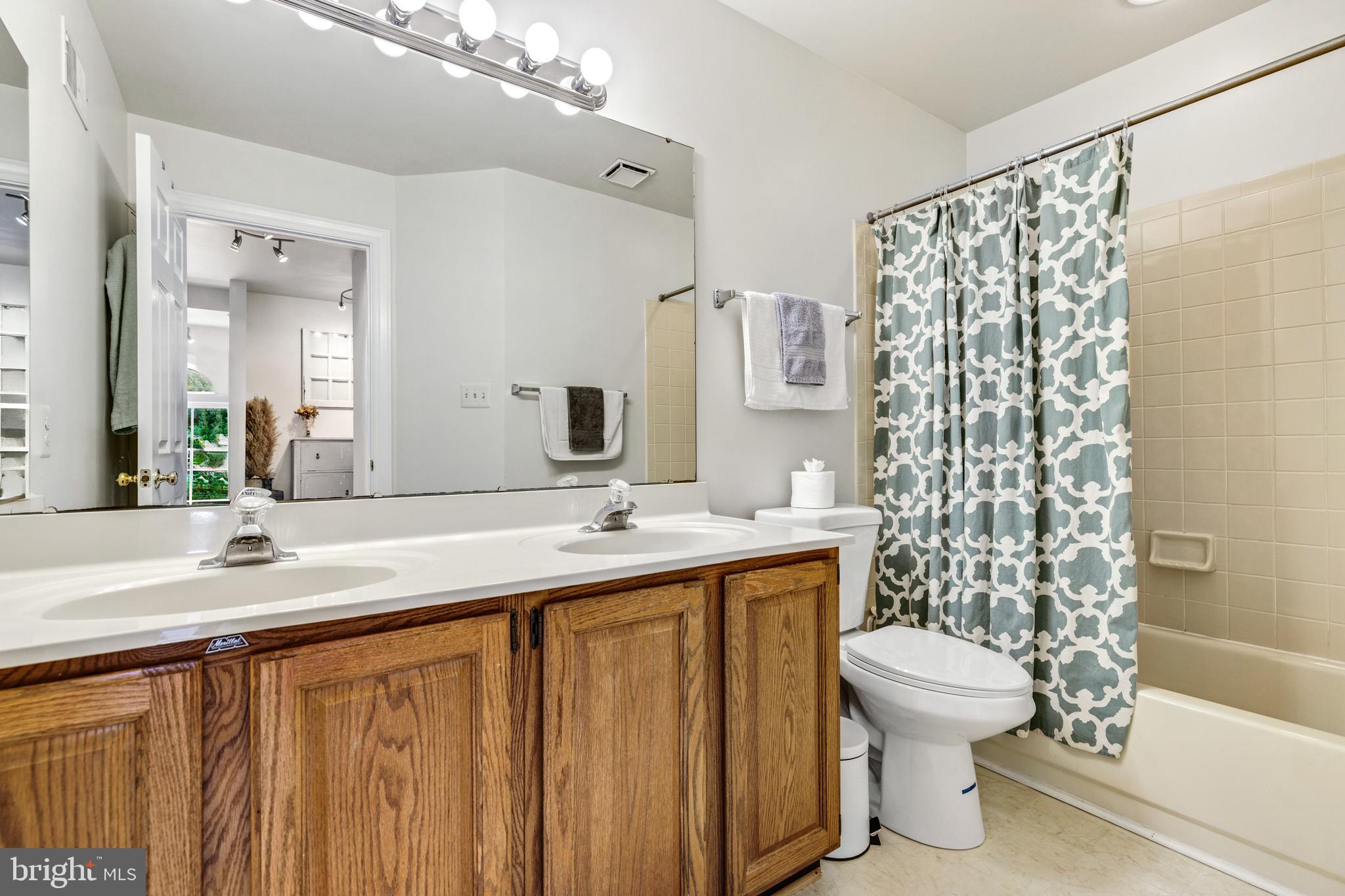 POTOMAC LAKES - Residential