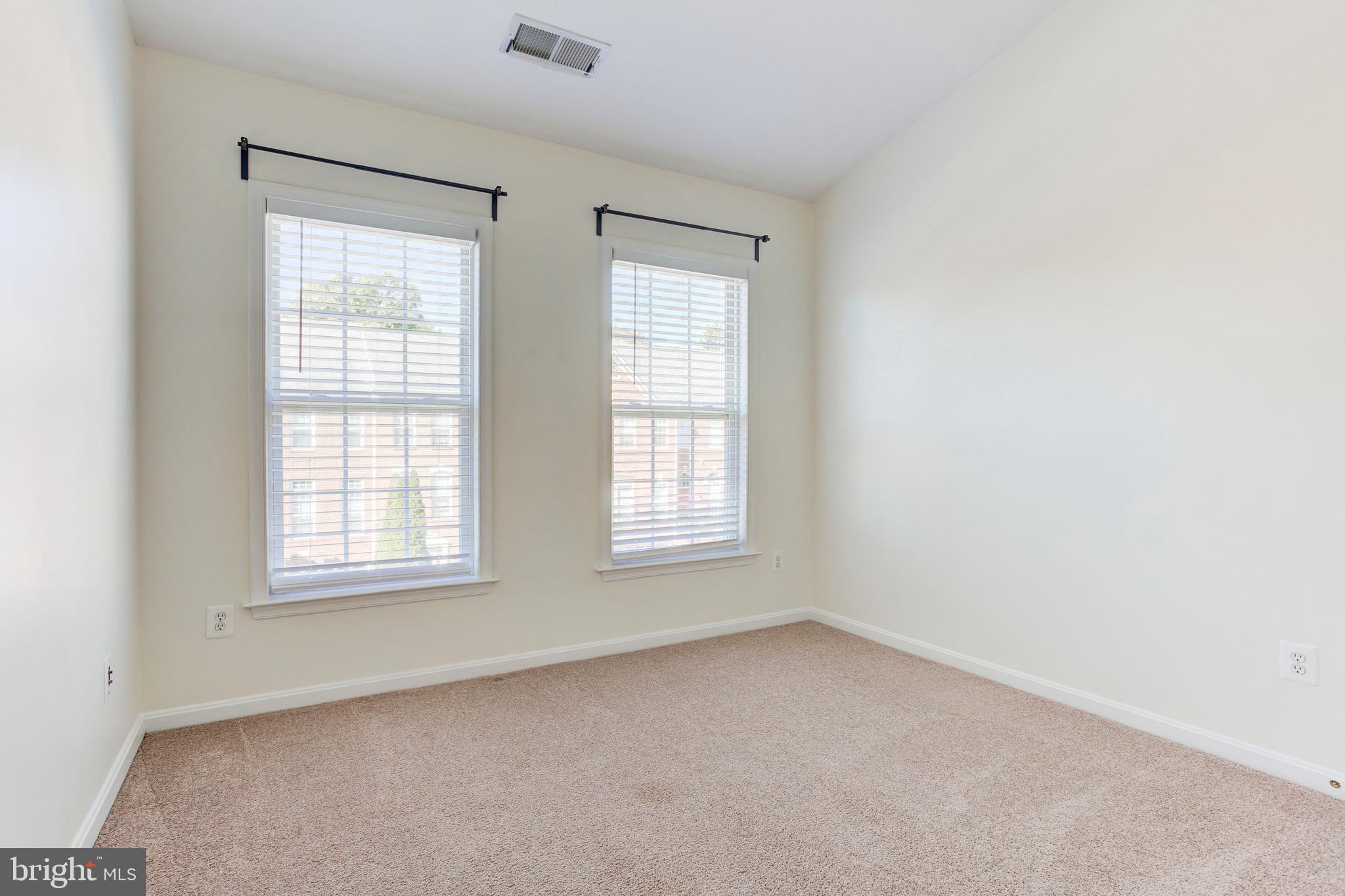 BROADLANDS SOUTH - Residential Lease