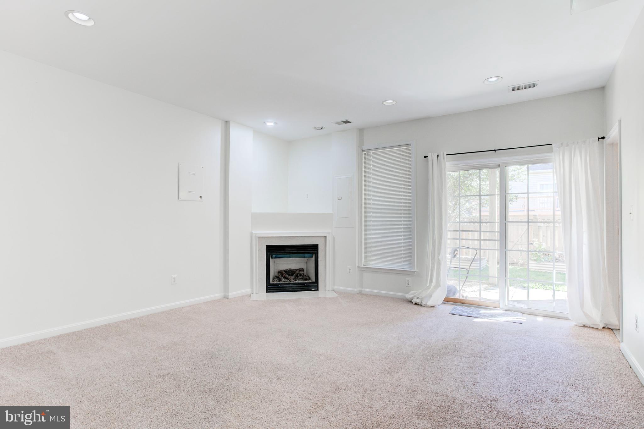 BROADLANDS SOUTH - Residential Lease