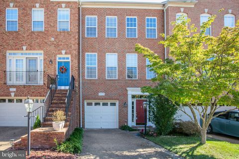 Photo of 21896 Hawksbury Ter, BROADLANDS, VA 20148 (MLS # VALO2108474)