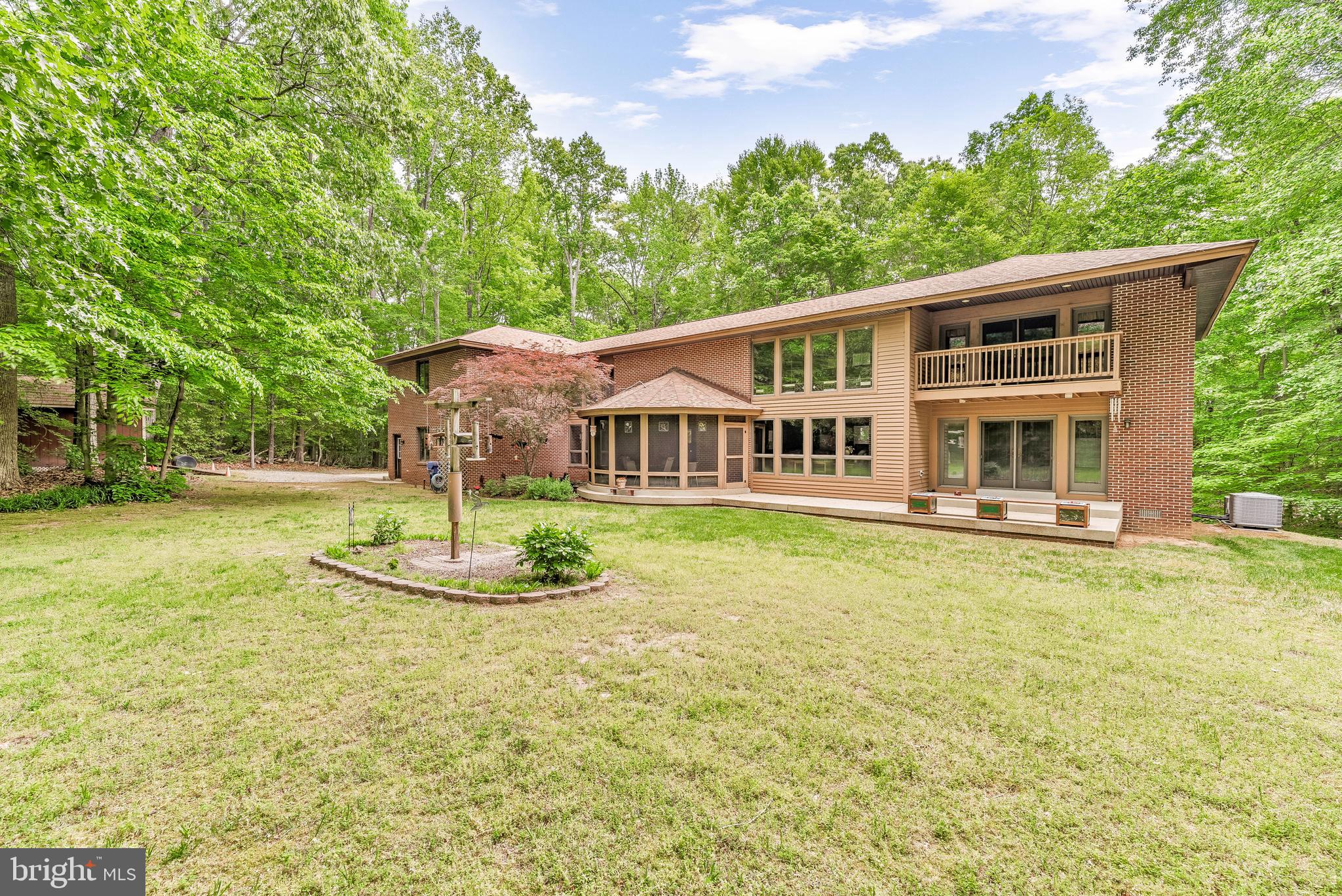 WALNUT WOODS - Residential