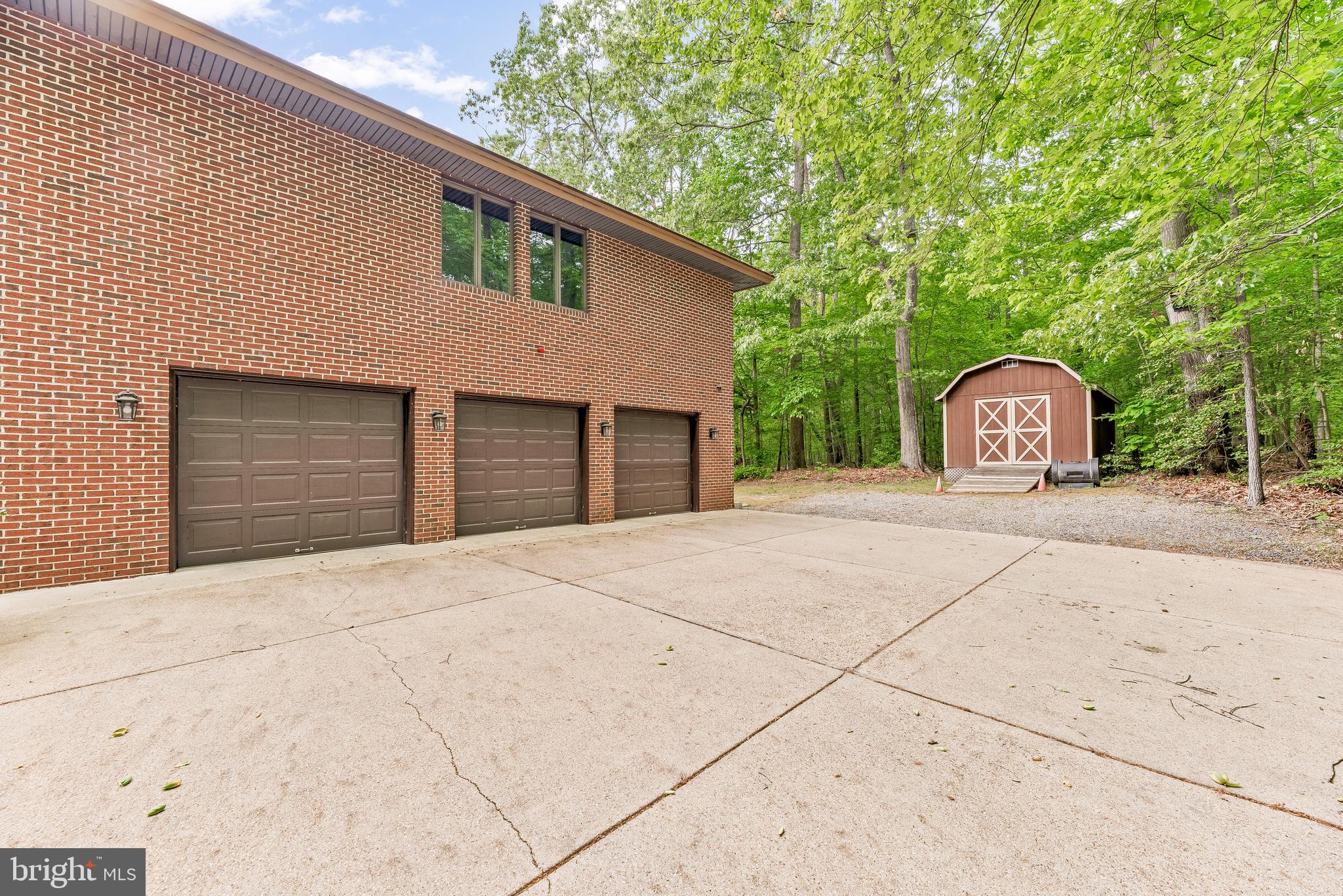 WALNUT WOODS - Residential