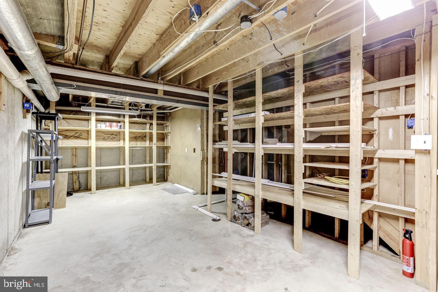 FRANKLIN FARM - Residential Lease