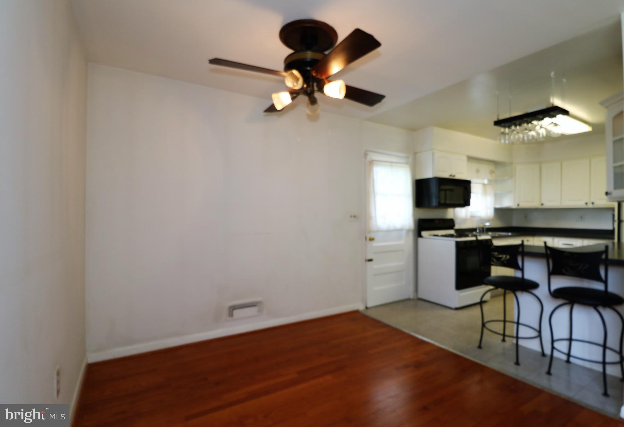 WINDSOR FARMS - Residential