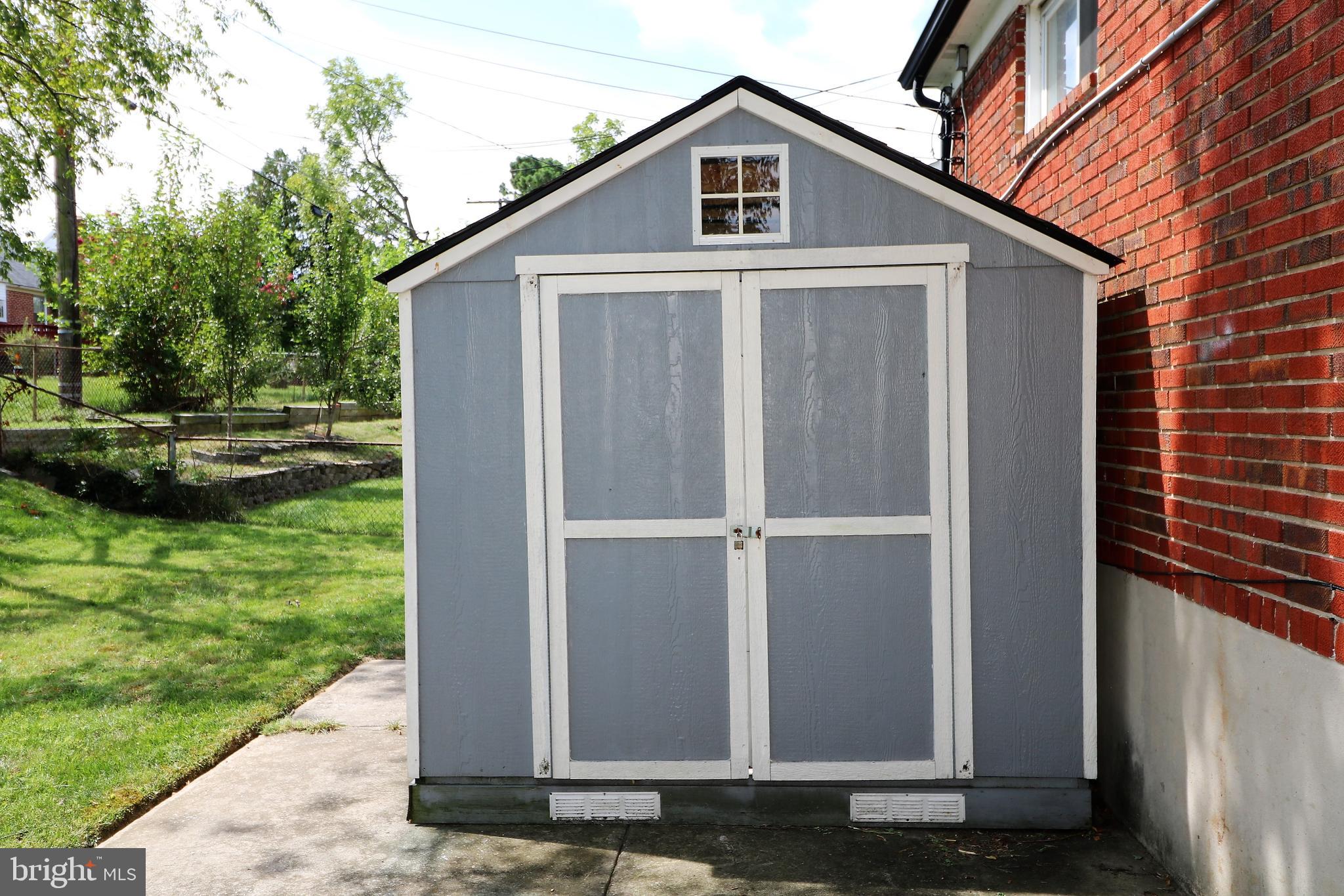 WINDSOR FARMS - Residential