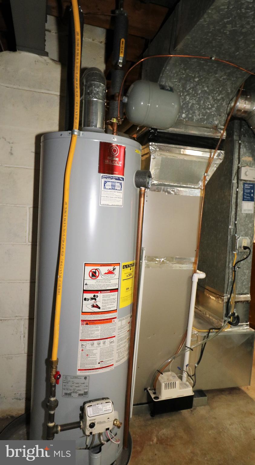 WINDSOR FARMS - Residential