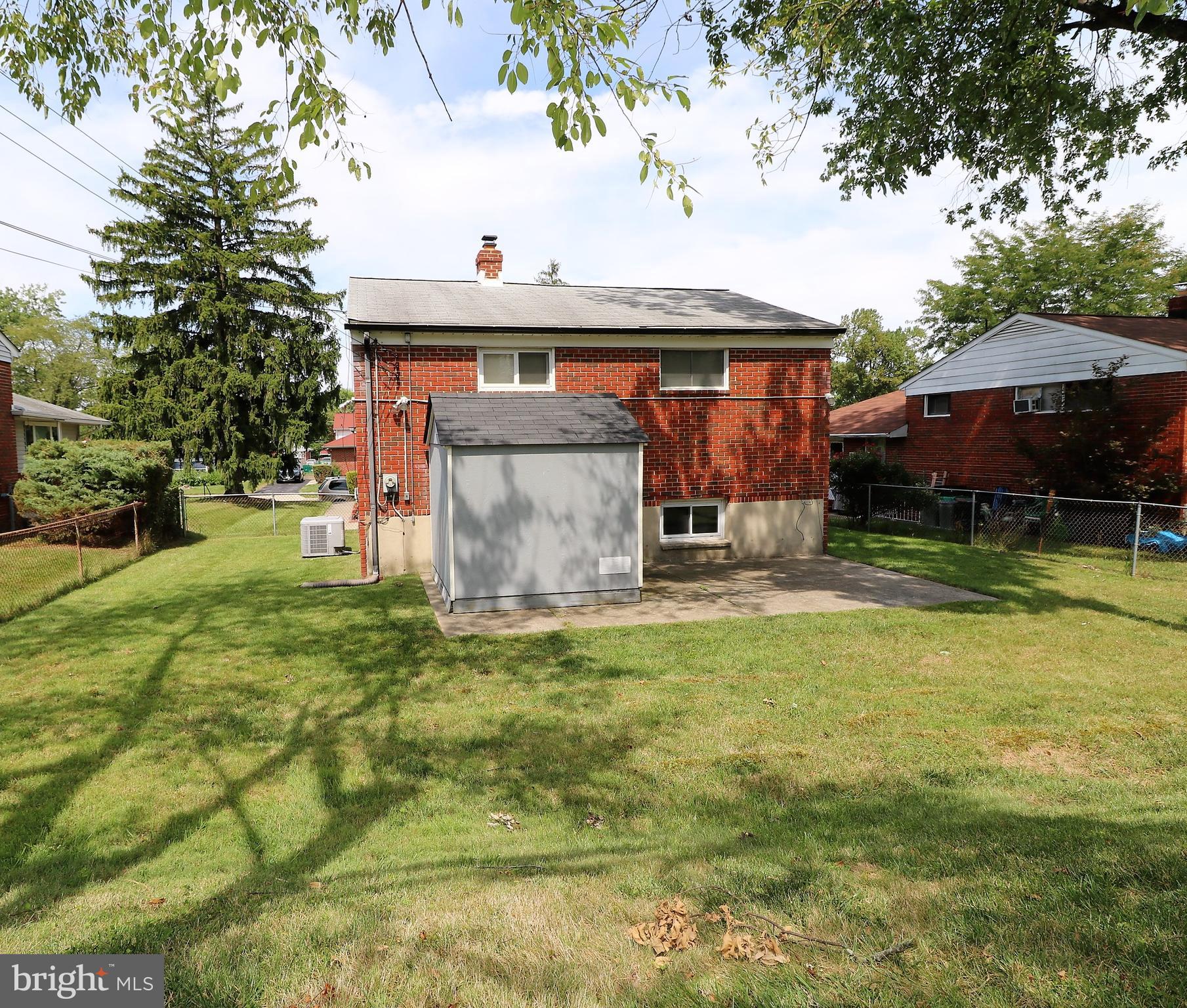 WINDSOR FARMS - Residential