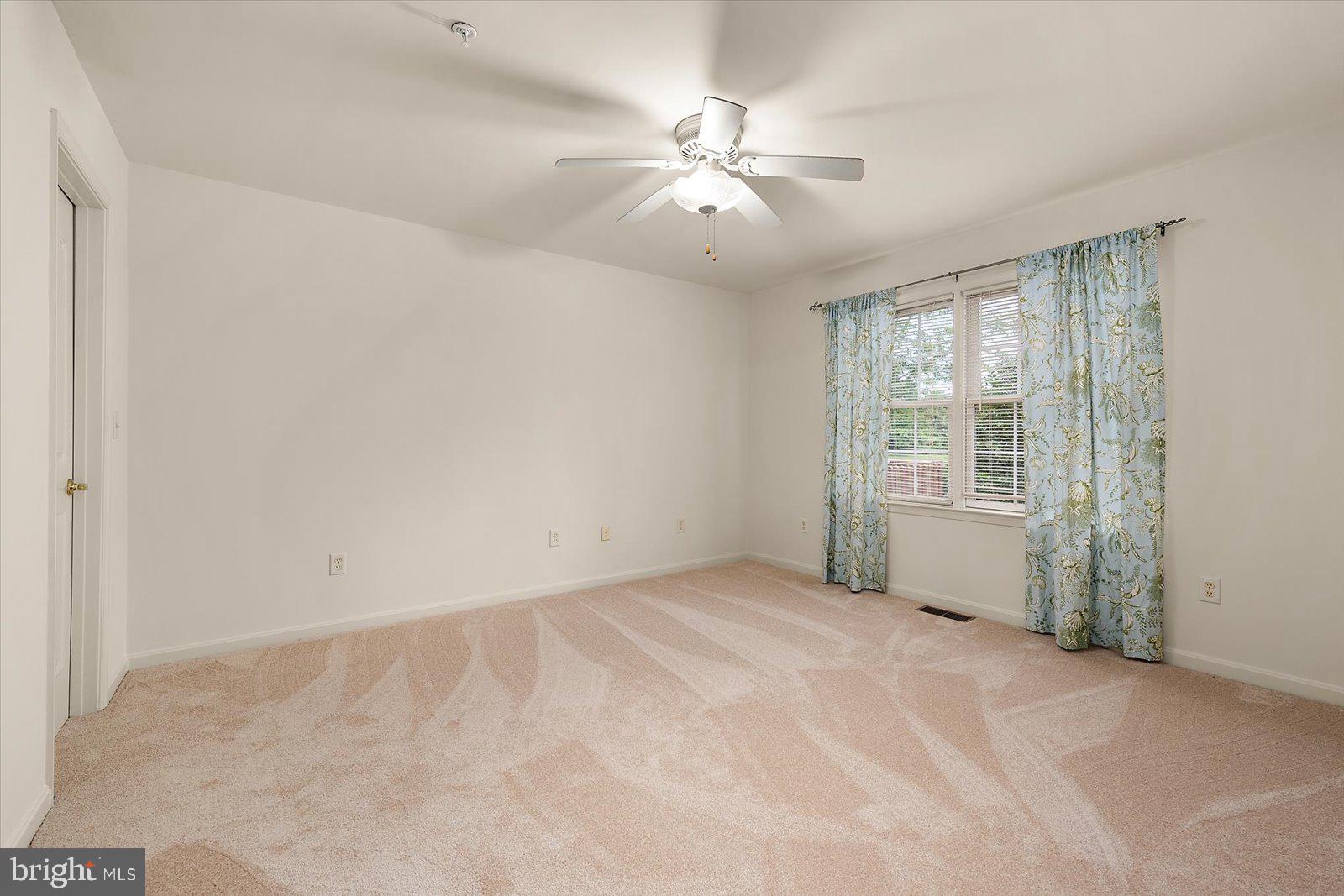 SLEEPY HOLLOW - Residential