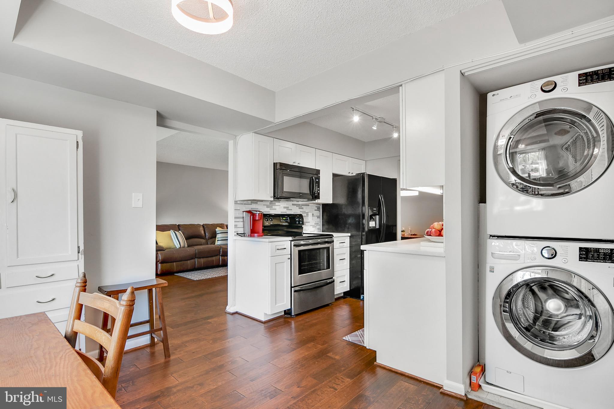 THE VISTAS - Residential