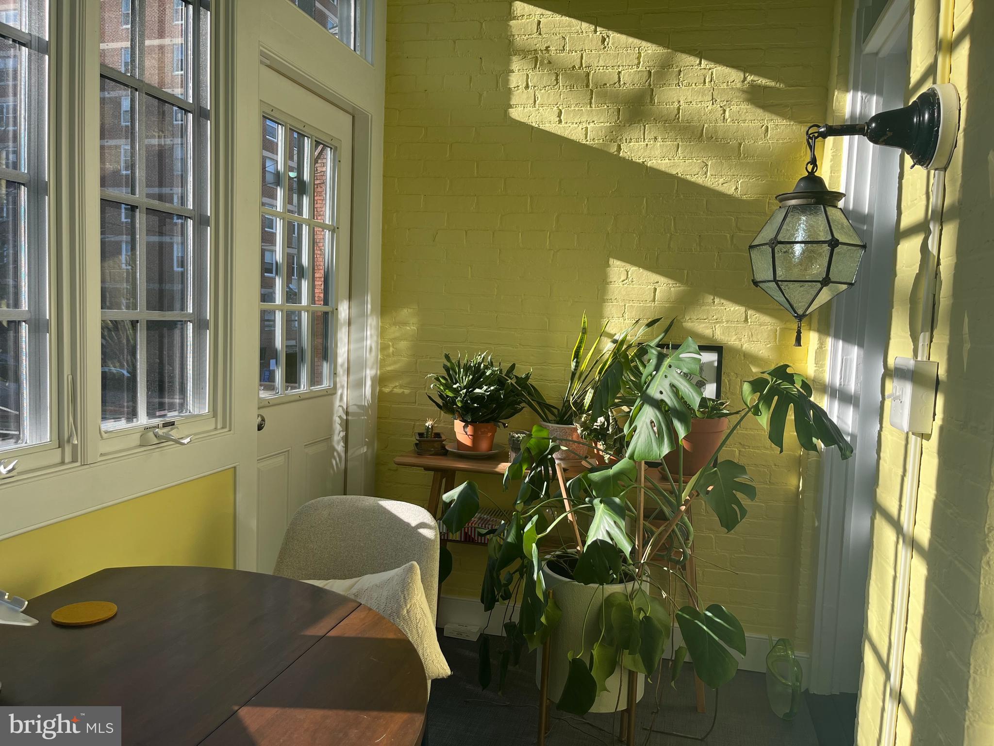 MOUNT VERNON PLACE HISTORIC DISTRICT - Residential Lease