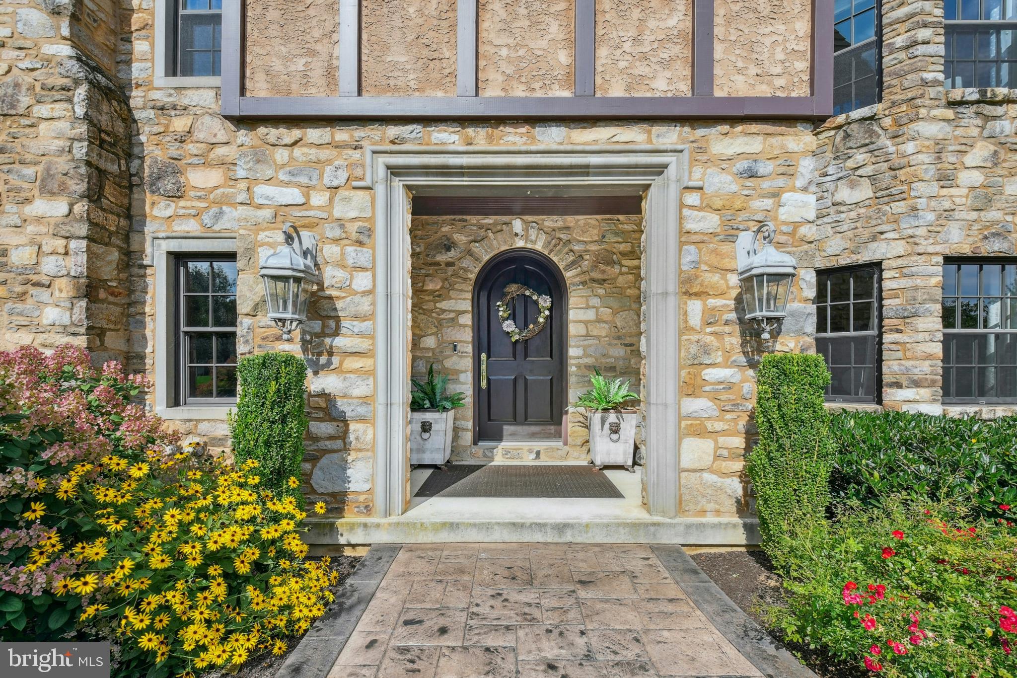 WESTBURY PARK - Residential