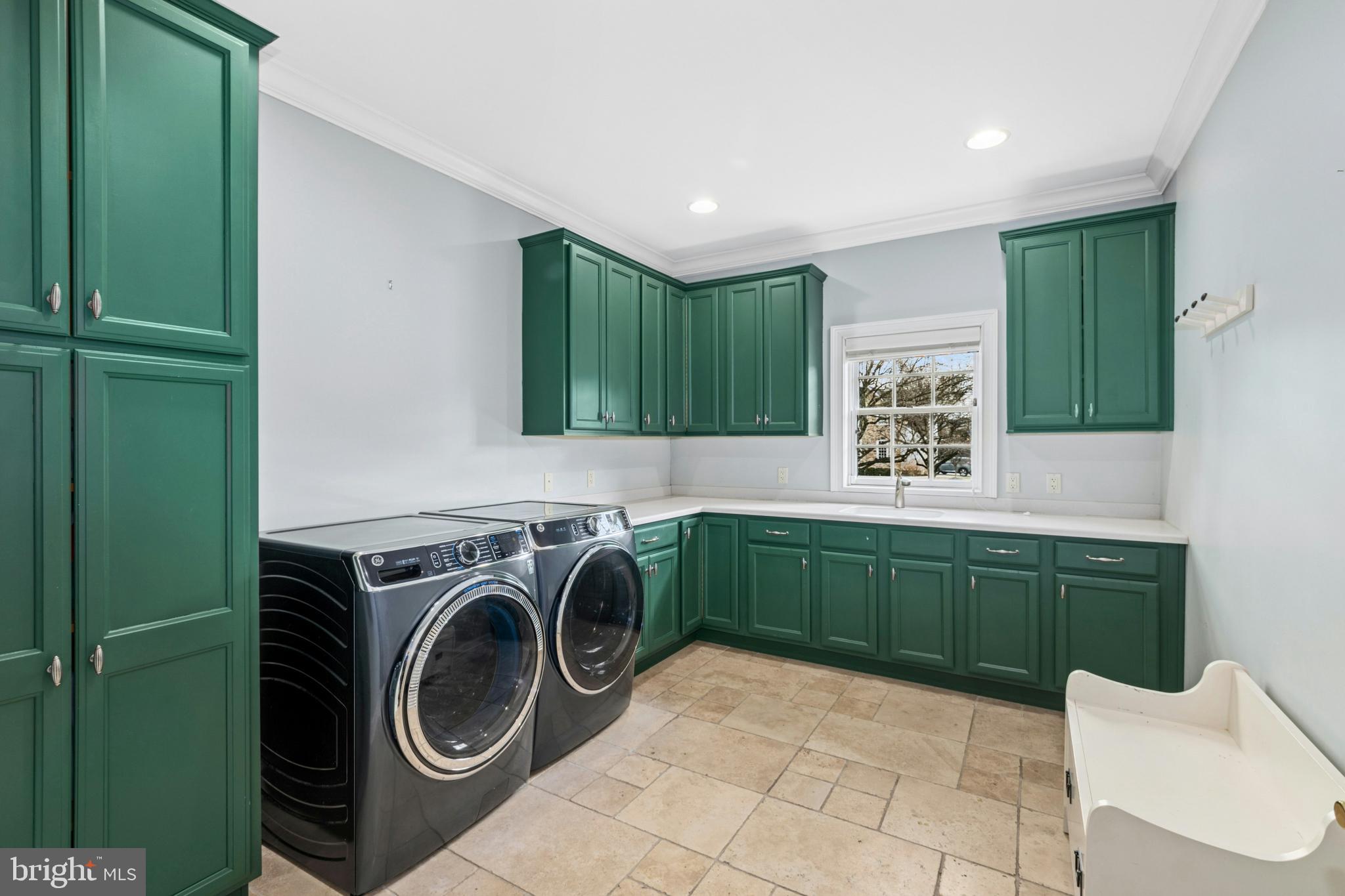 WESTBURY PARK - Residential