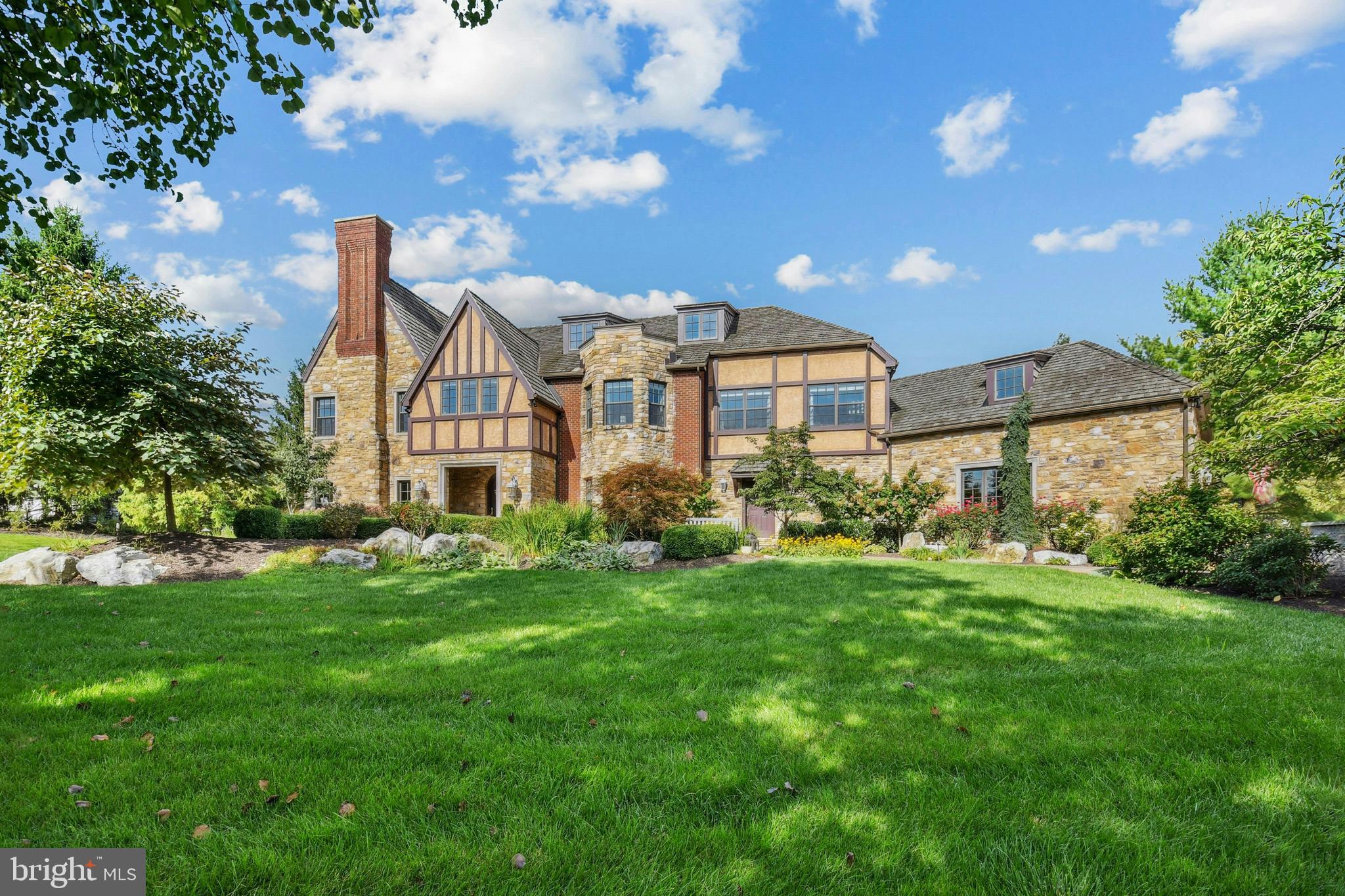 WESTBURY PARK - Residential