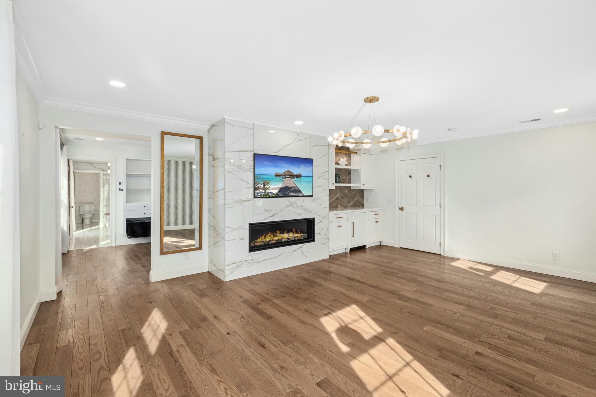 WESTBURY PARK - Residential