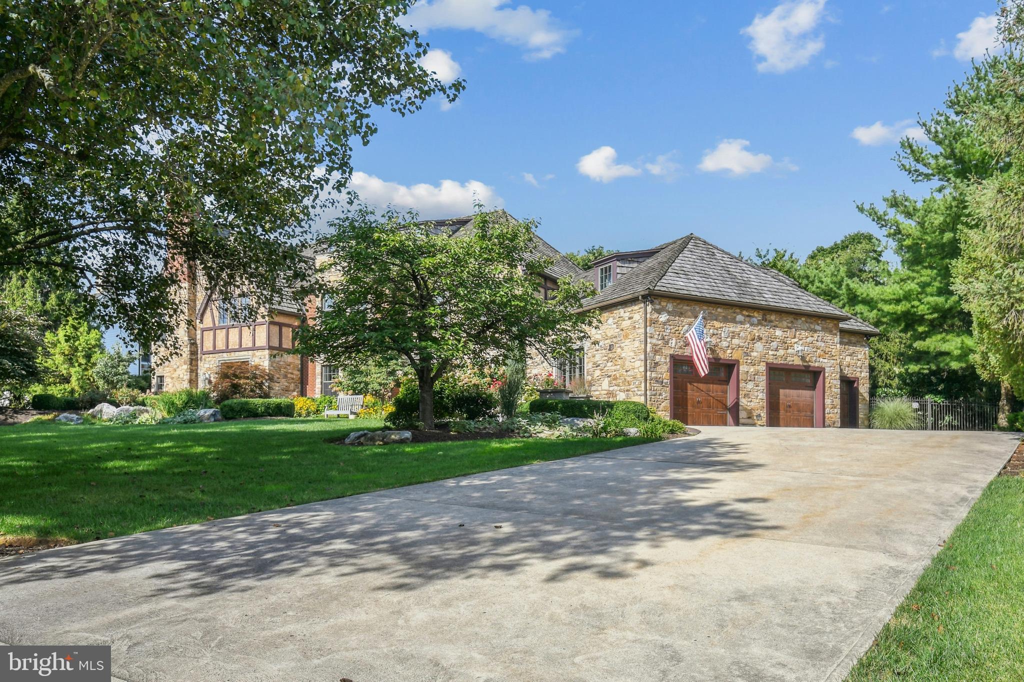 WESTBURY PARK - Residential