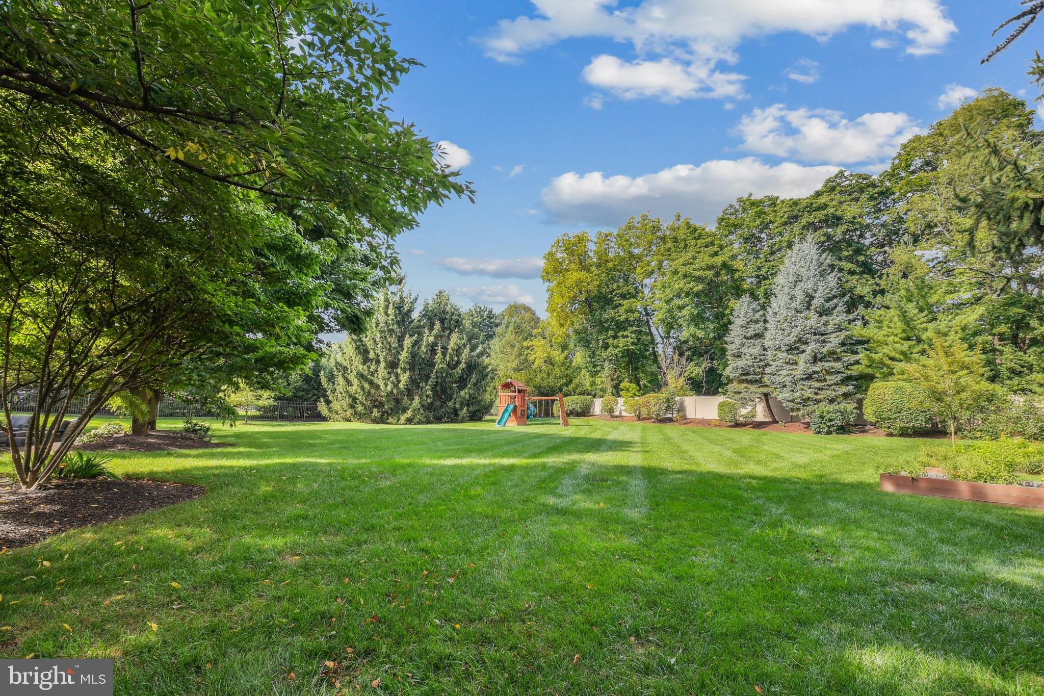 WESTBURY PARK - Residential