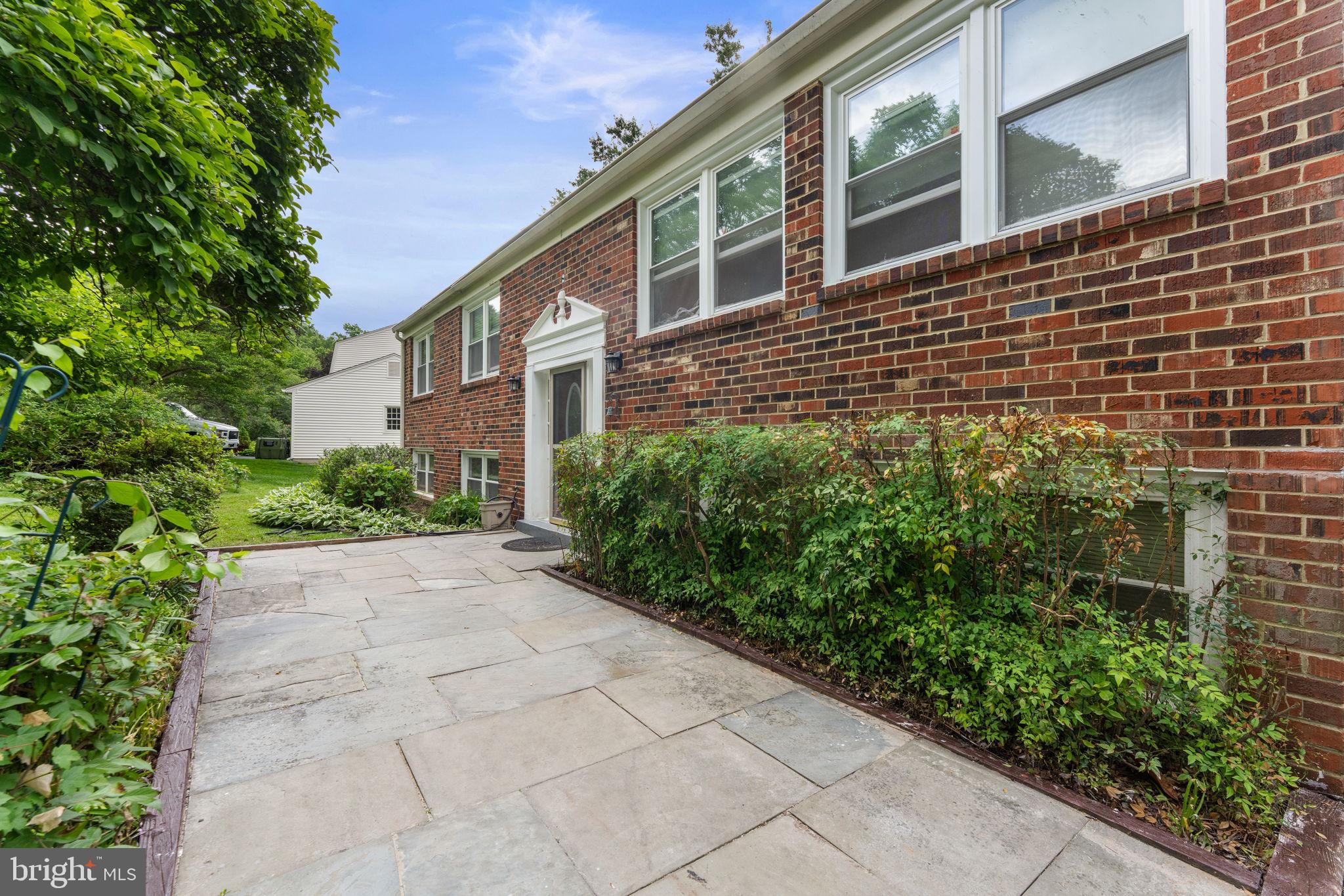 1806 CRANBERRY LANE