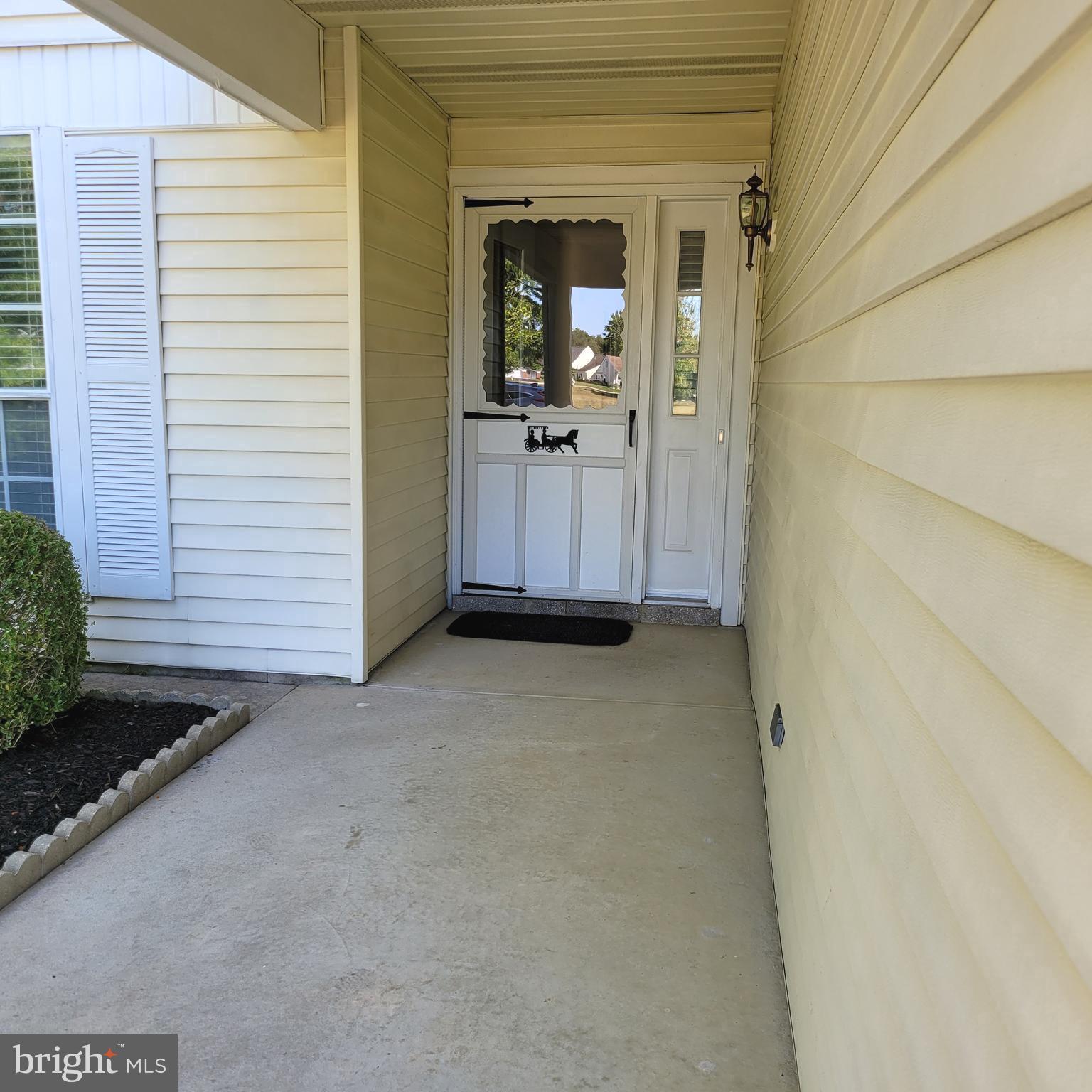 875 WESTMINSTER DRIVE N