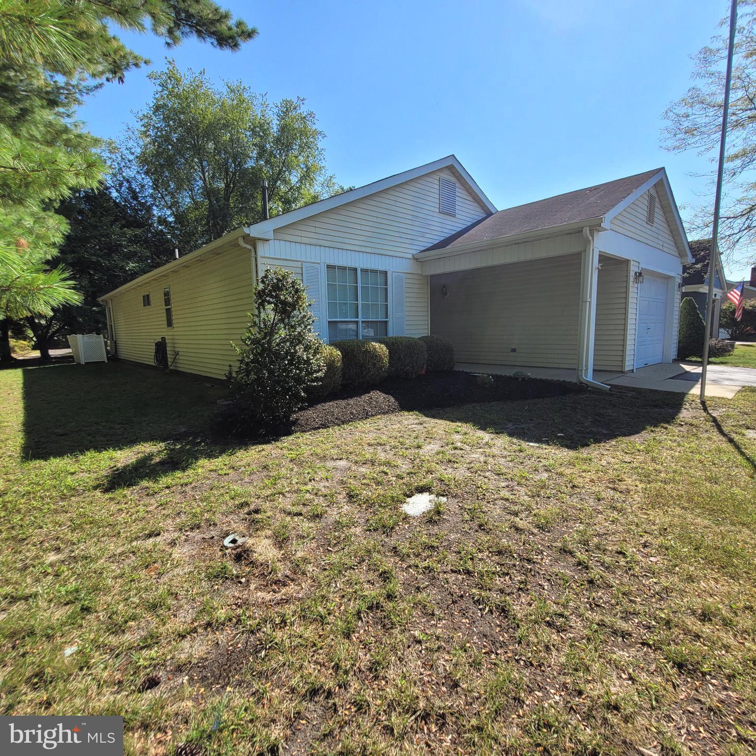 875 WESTMINSTER DRIVE N