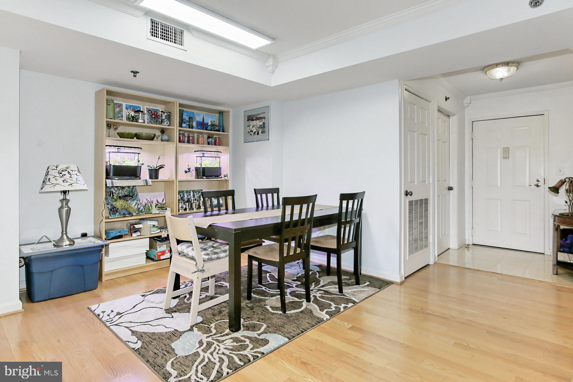 CARLYLE TOWERS CONDOMINIUM - Residential Lease