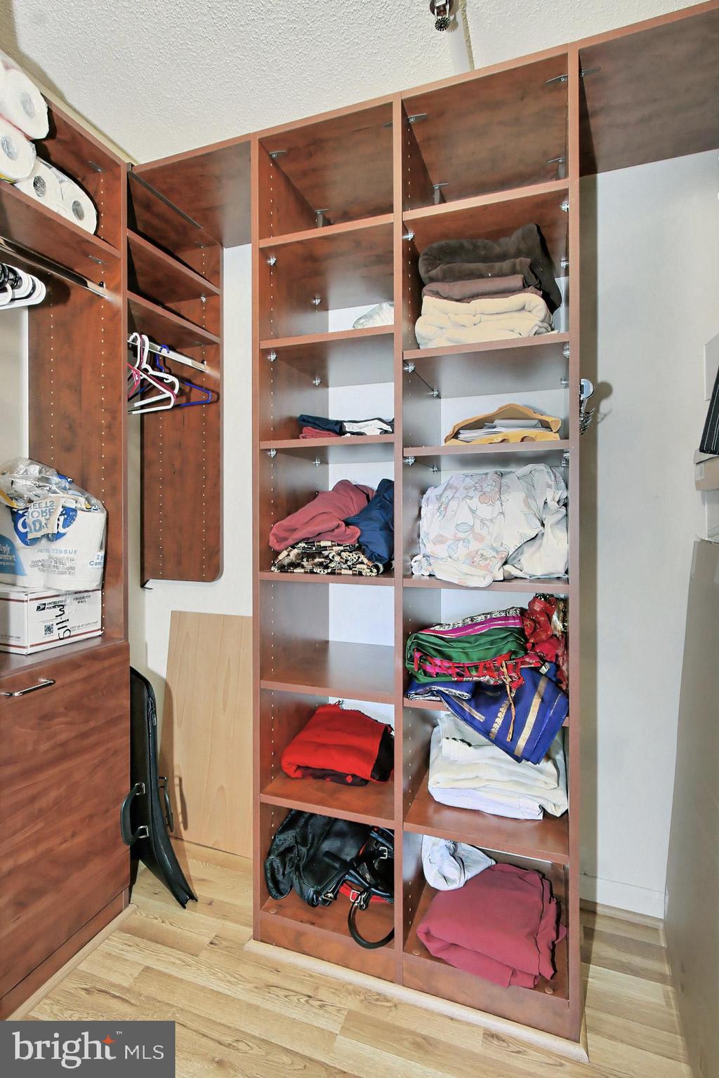 CARLYLE TOWERS CONDOMINIUM - Residential Lease