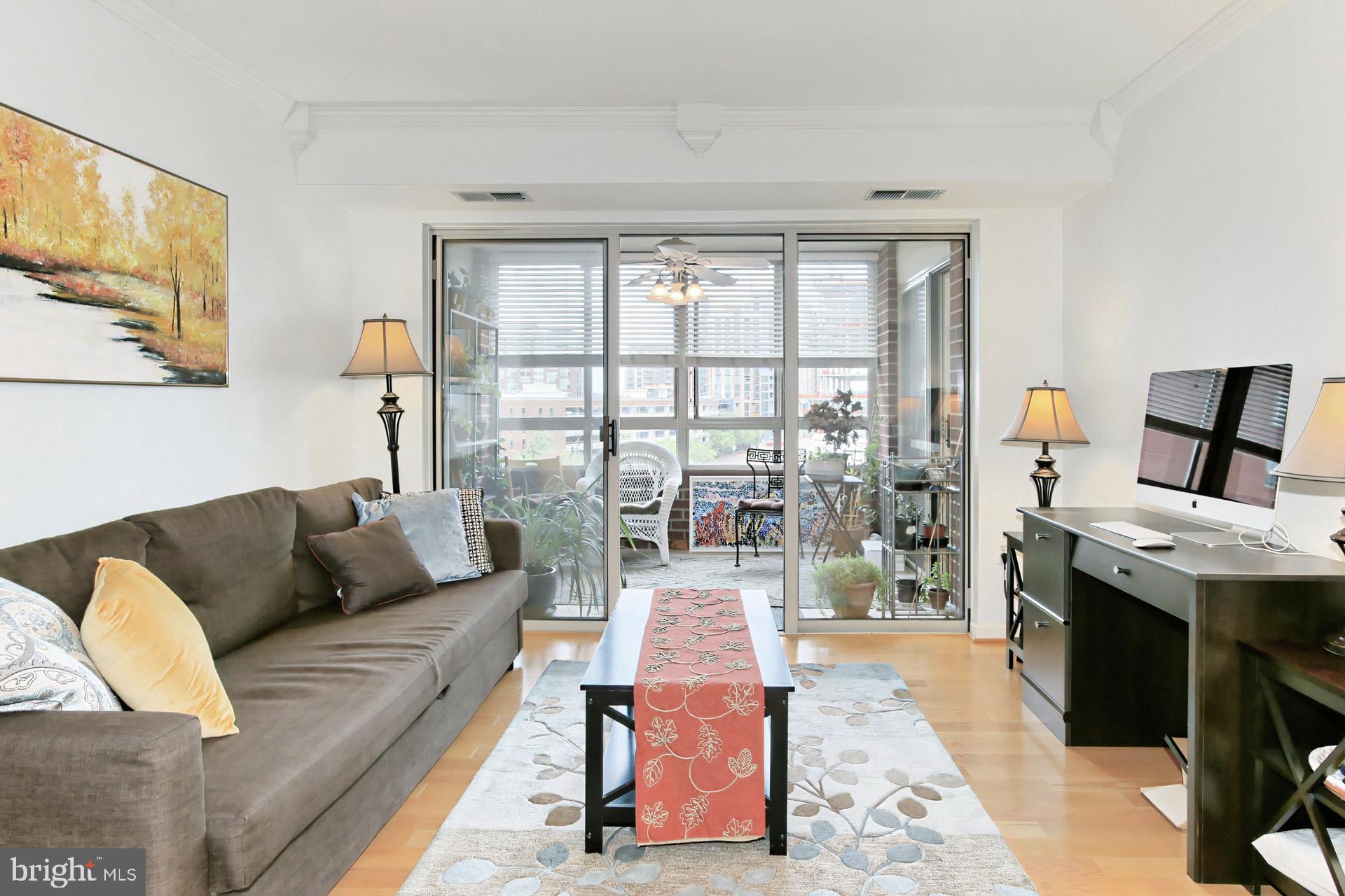 CARLYLE TOWERS CONDOMINIUM - Residential Lease