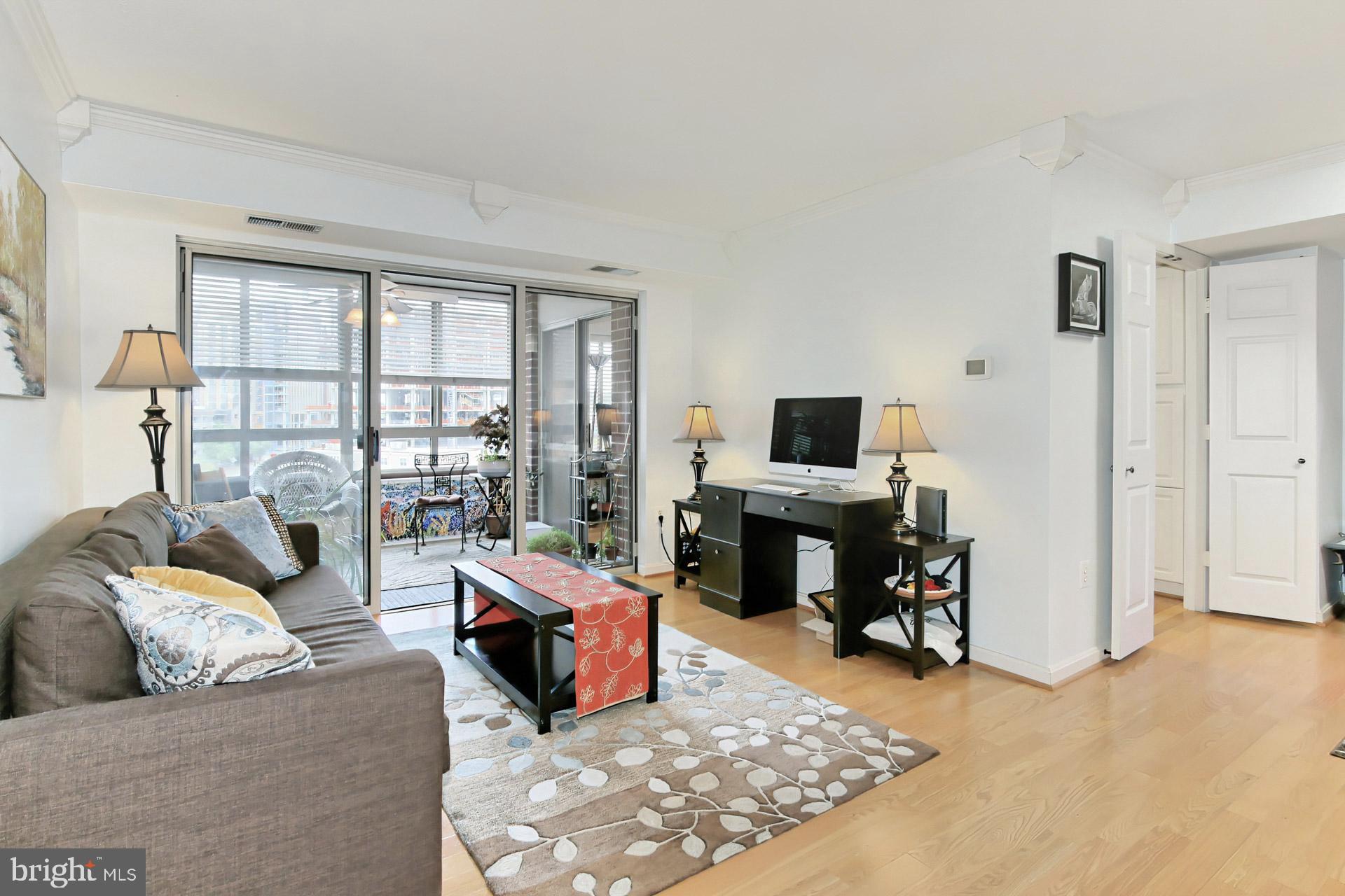 CARLYLE TOWERS CONDOMINIUM - Residential Lease