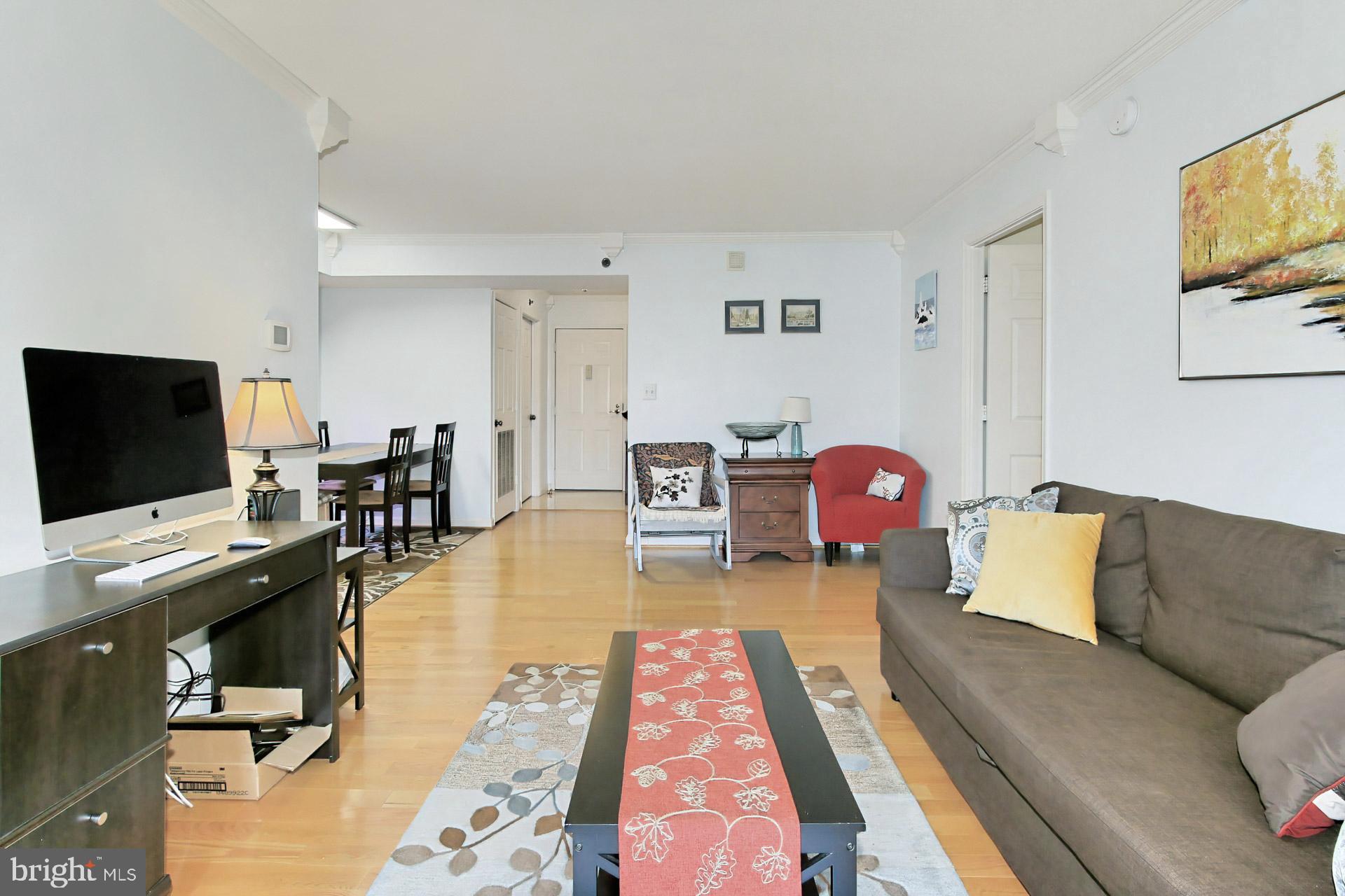 CARLYLE TOWERS CONDOMINIUM - Residential Lease