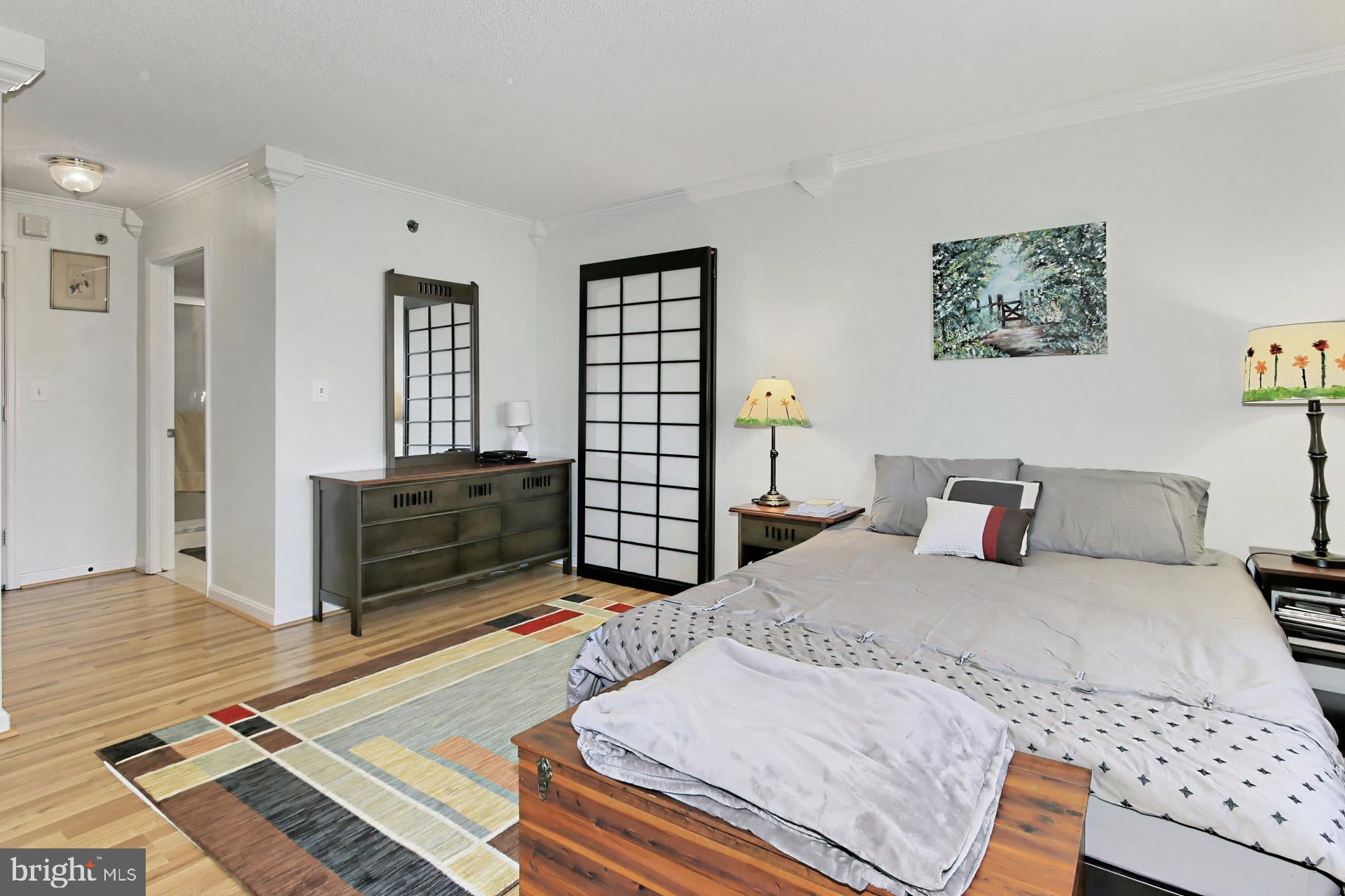 CARLYLE TOWERS CONDOMINIUM - Residential Lease