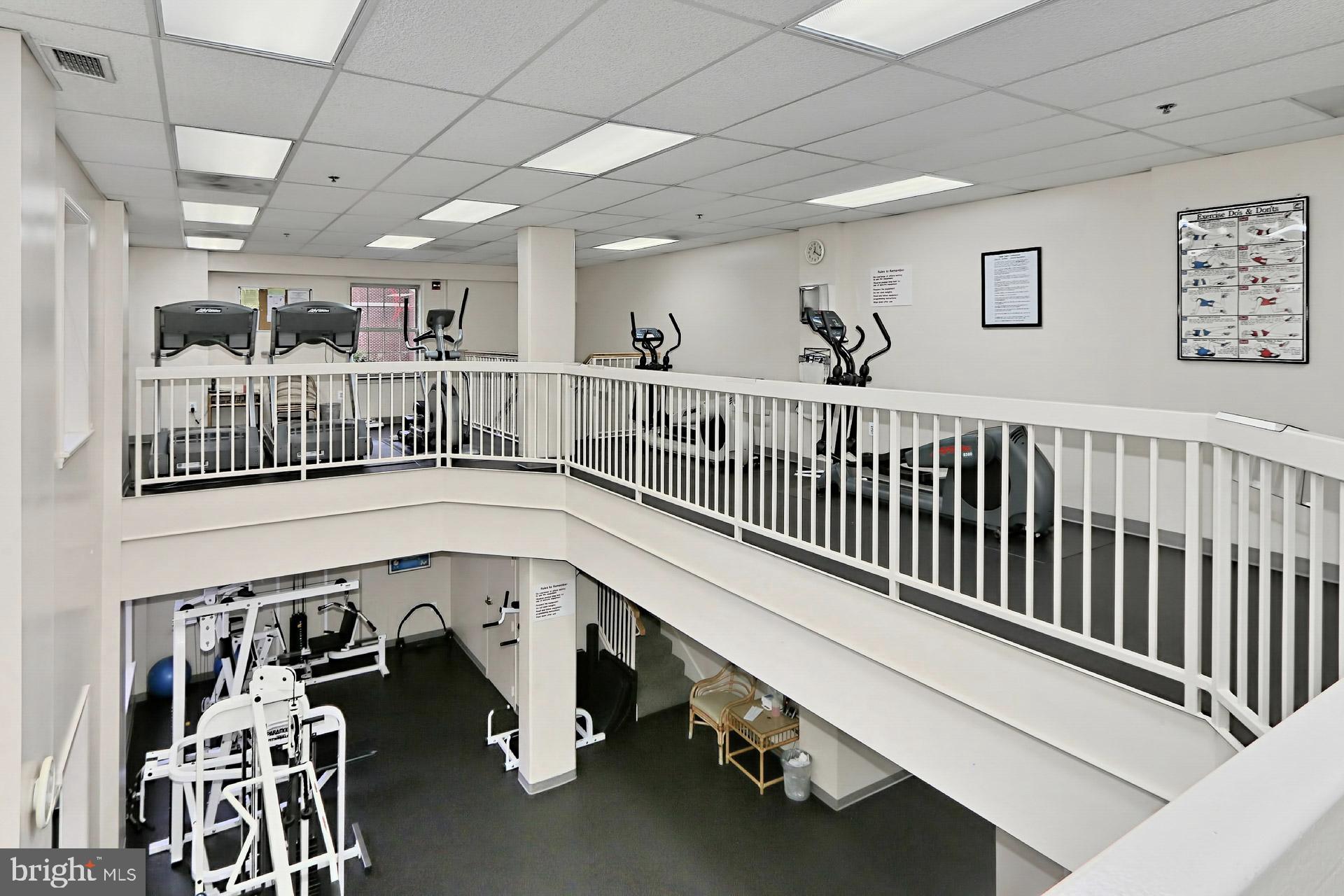 CARLYLE TOWERS CONDOMINIUM - Residential Lease