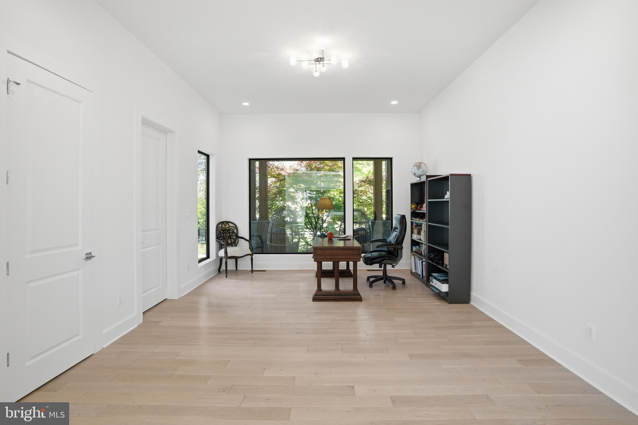 BROOKHAVEN - Residential