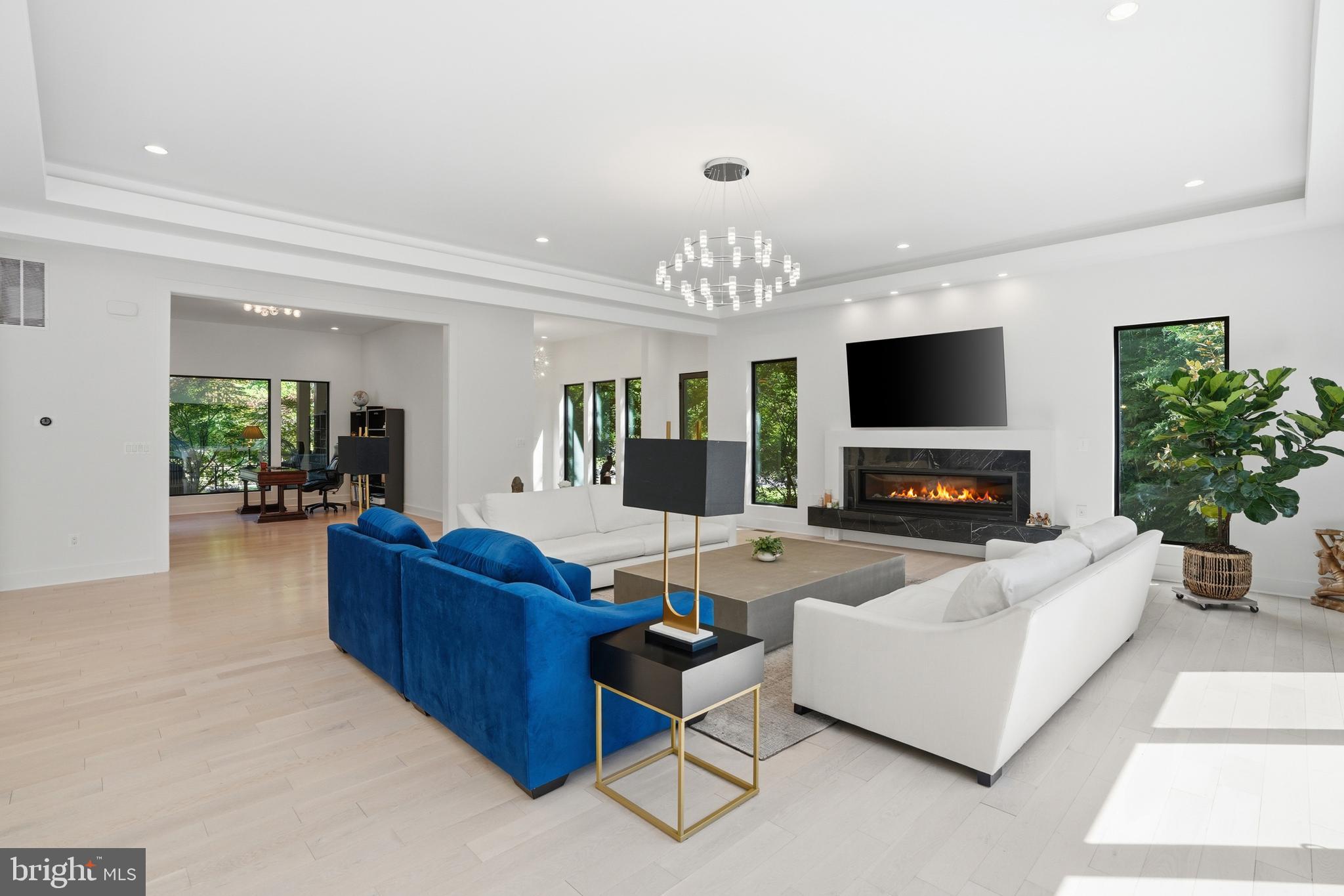 BROOKHAVEN - Residential
