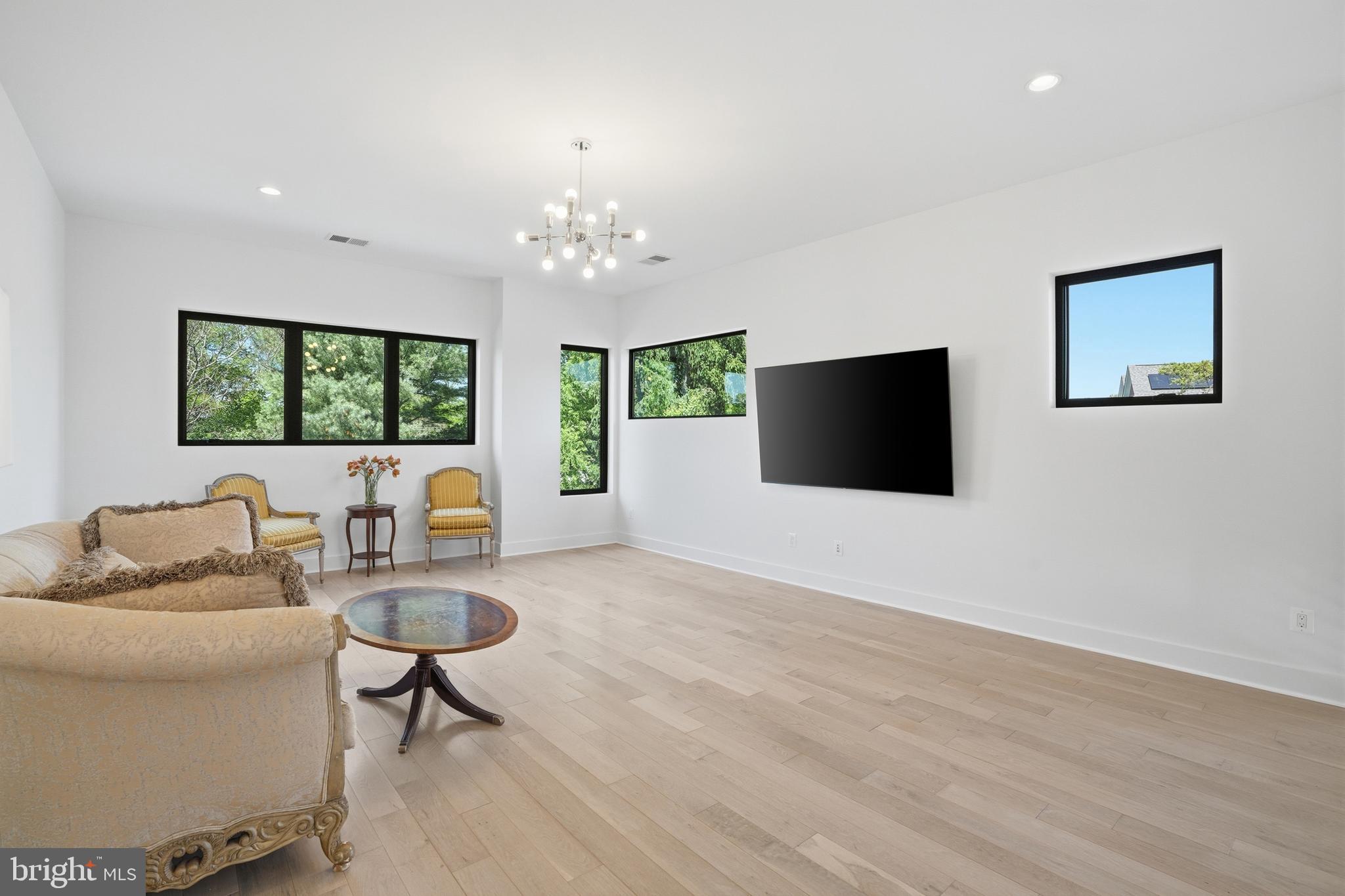 BROOKHAVEN - Residential