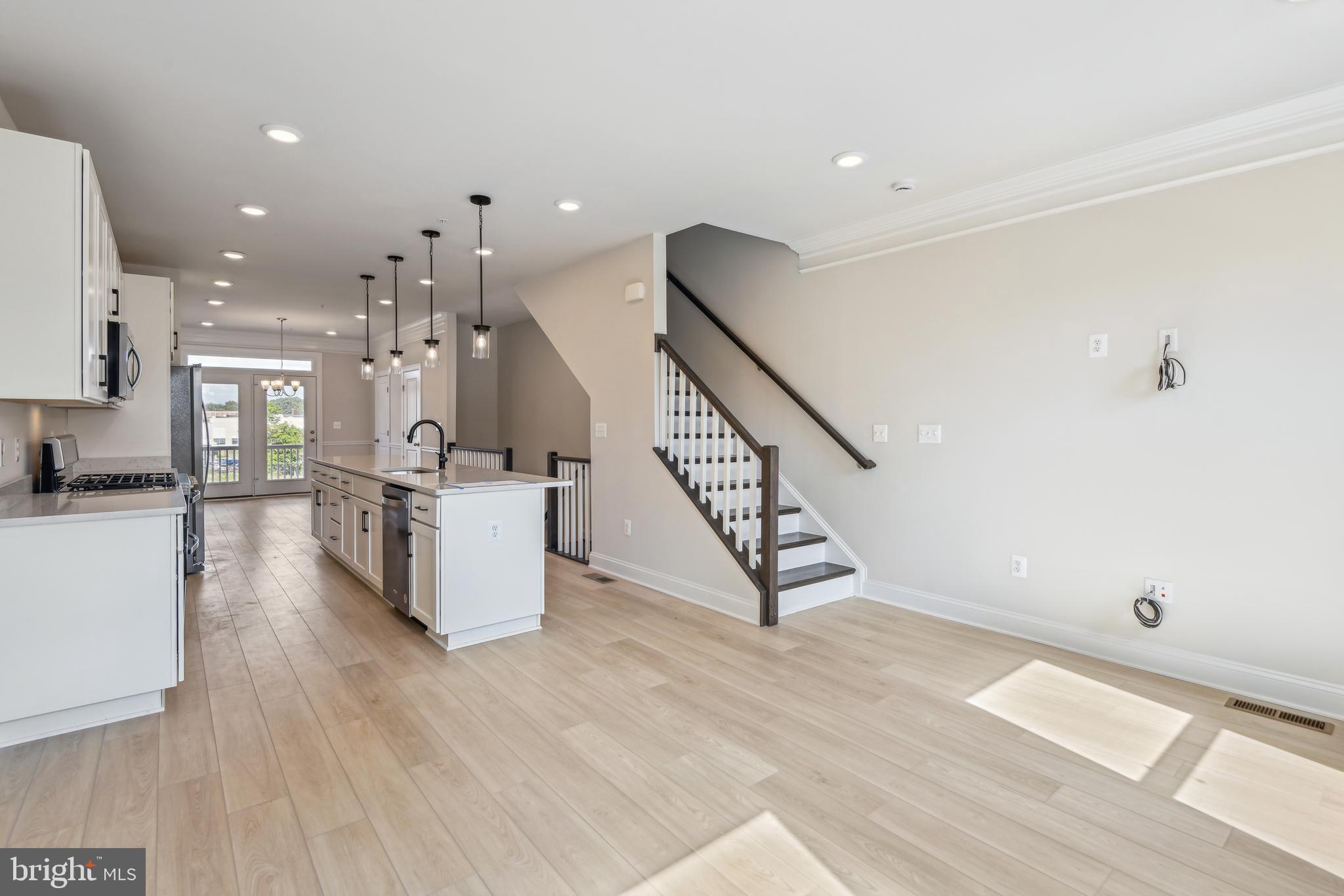 VISTA GARDENS - Residential