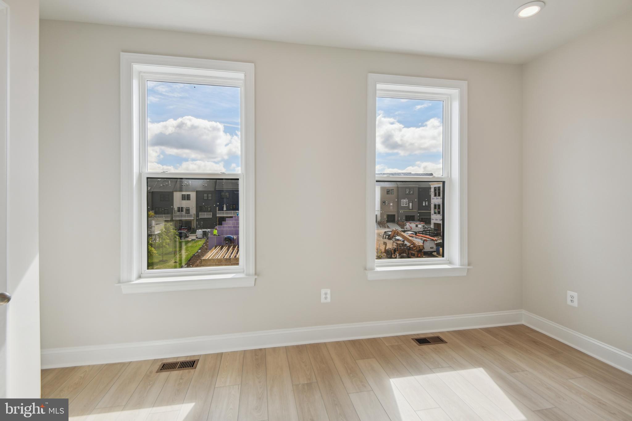 VISTA GARDENS - Residential