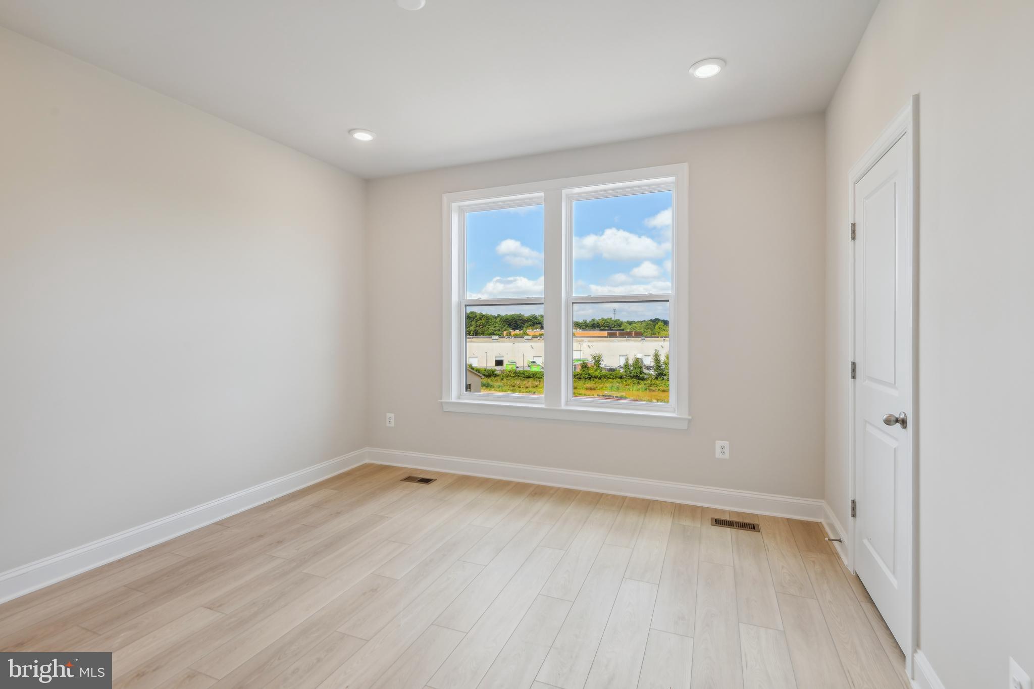 VISTA GARDENS - Residential