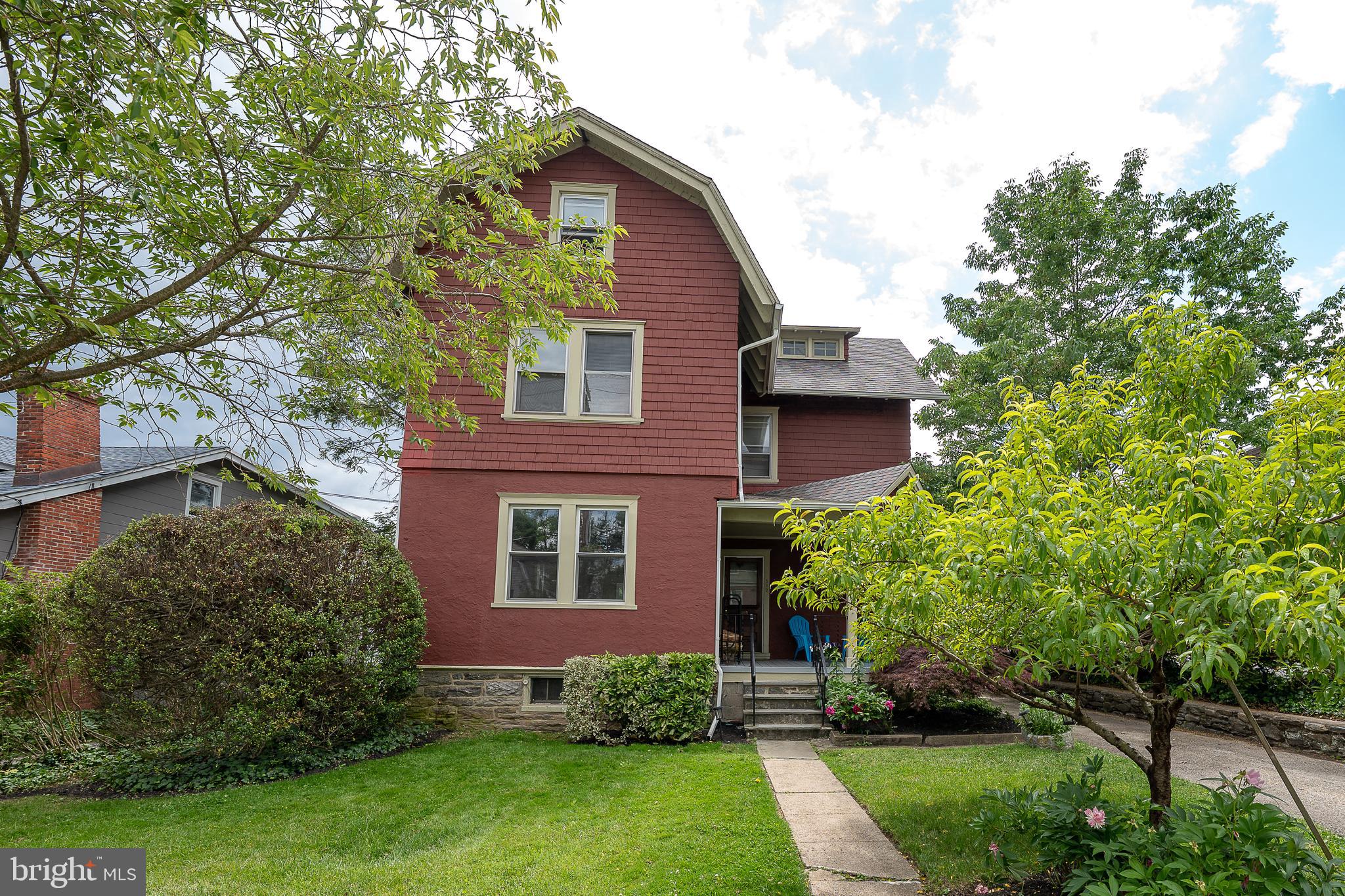 562 BARRETT AVENUE