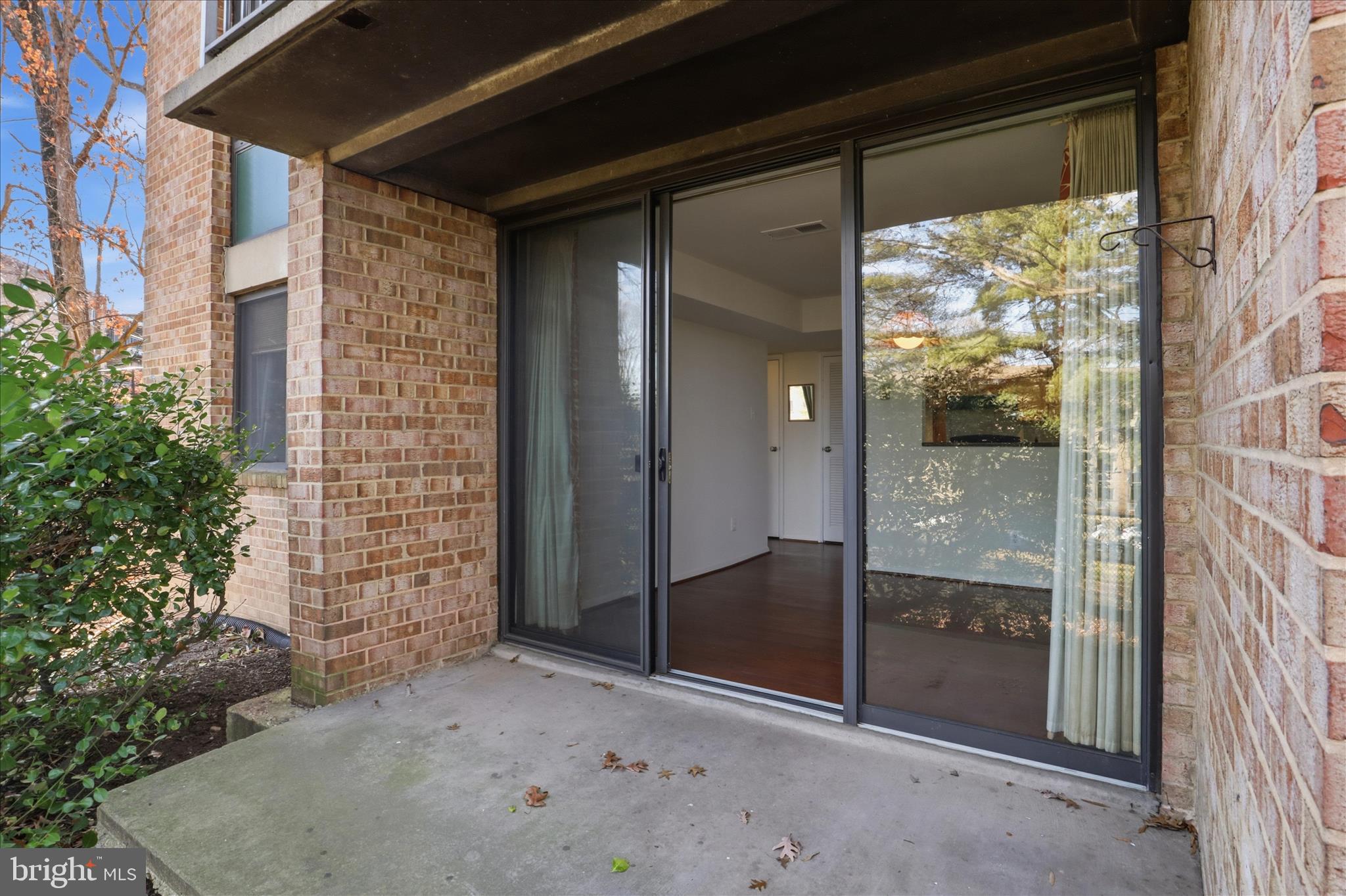 SAXONY SQUARE - Residential