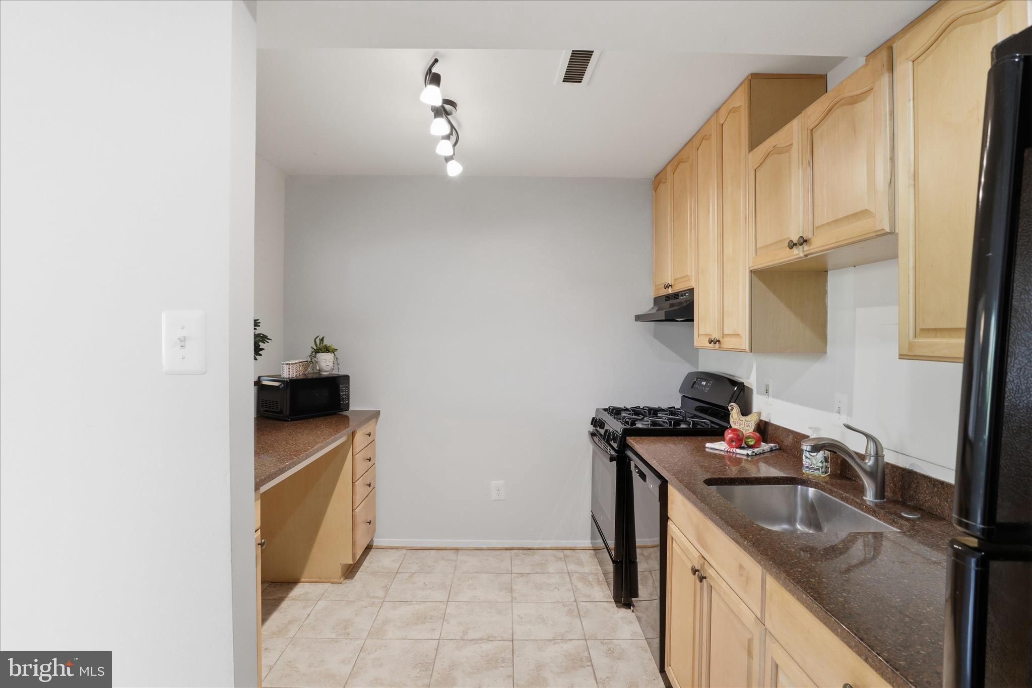 SAXONY SQUARE - Residential