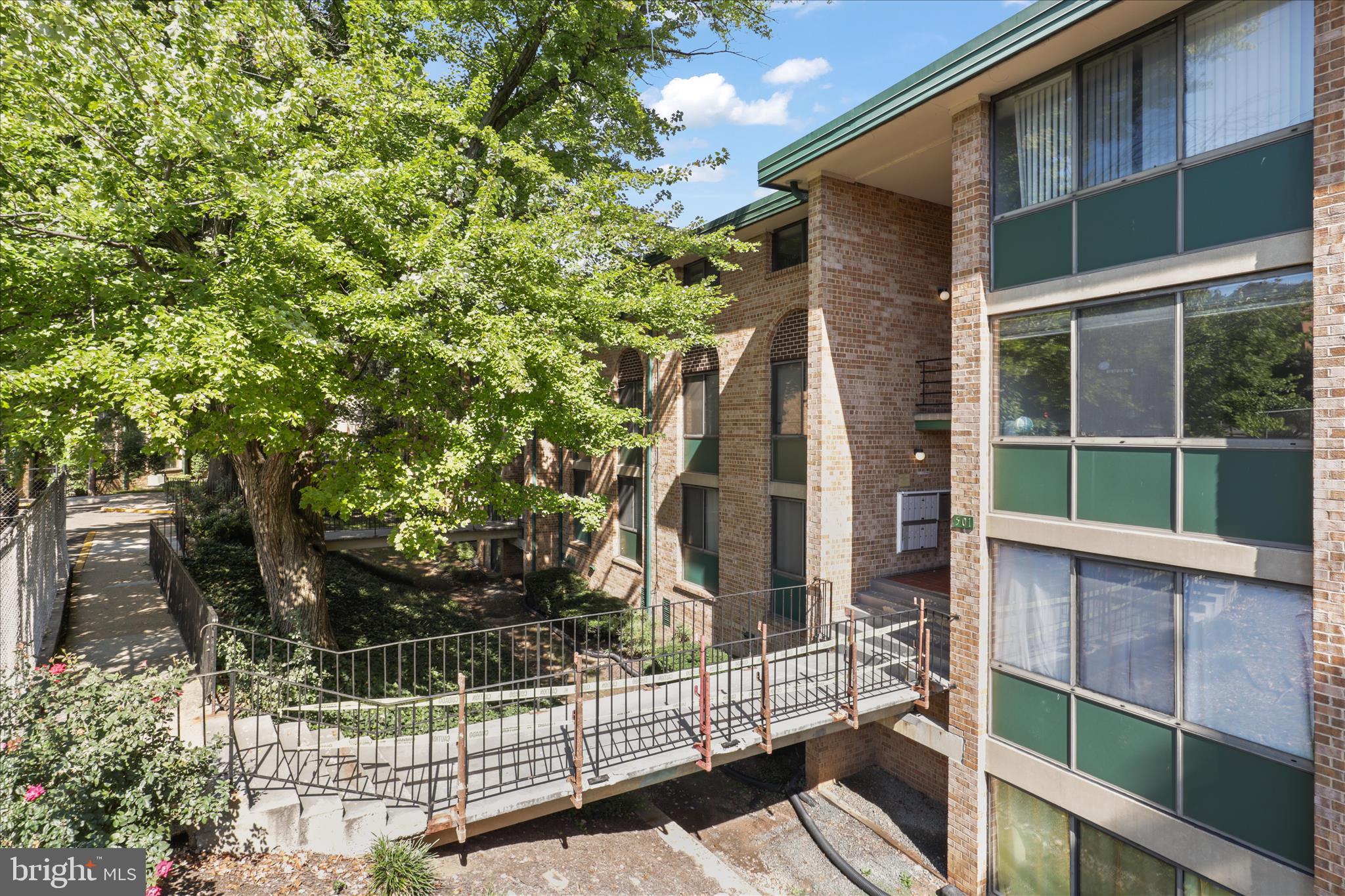 501 N ARMISTEAD STREET T2