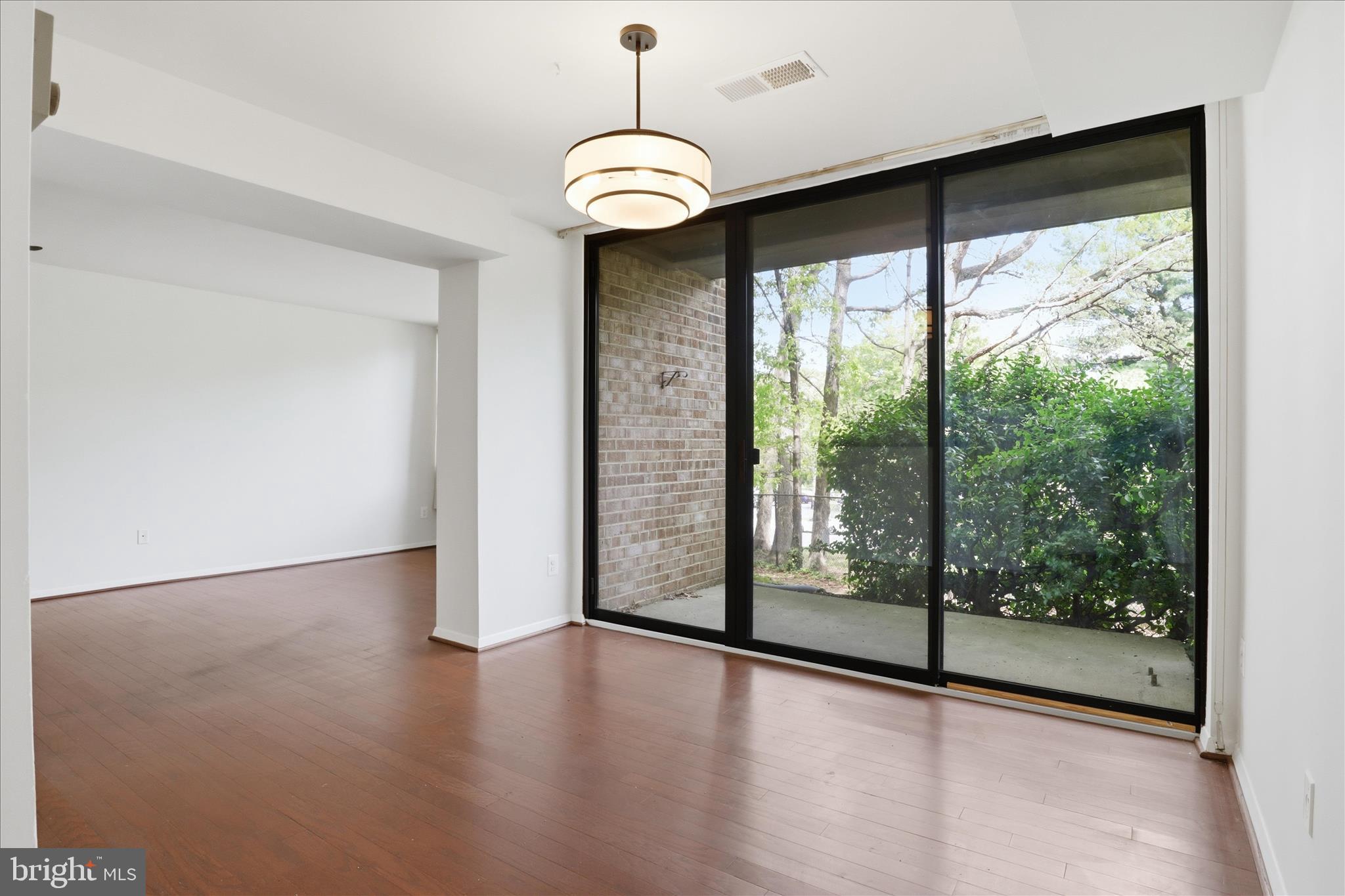 SAXONY SQUARE - Residential