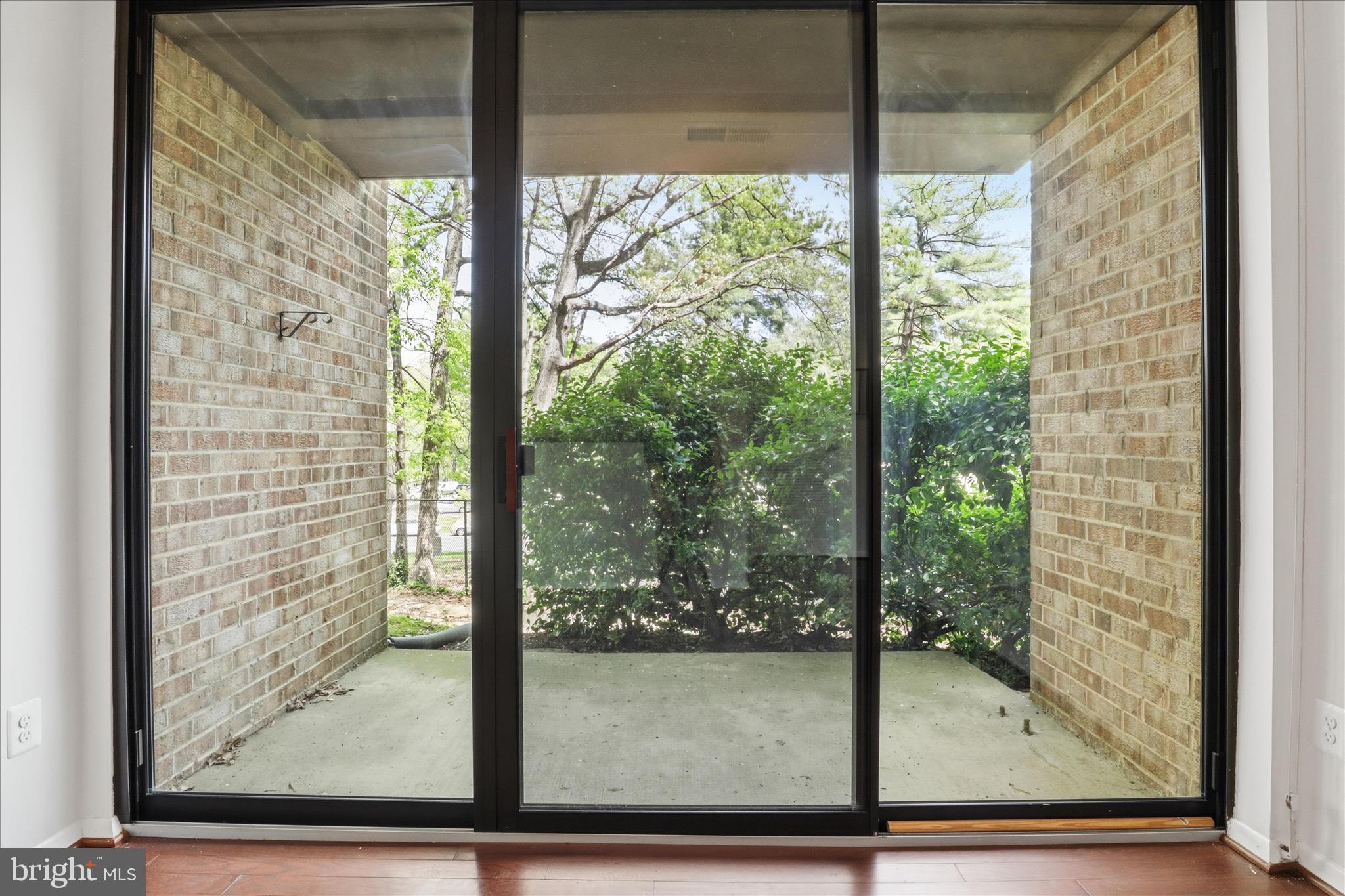 SAXONY SQUARE - Residential