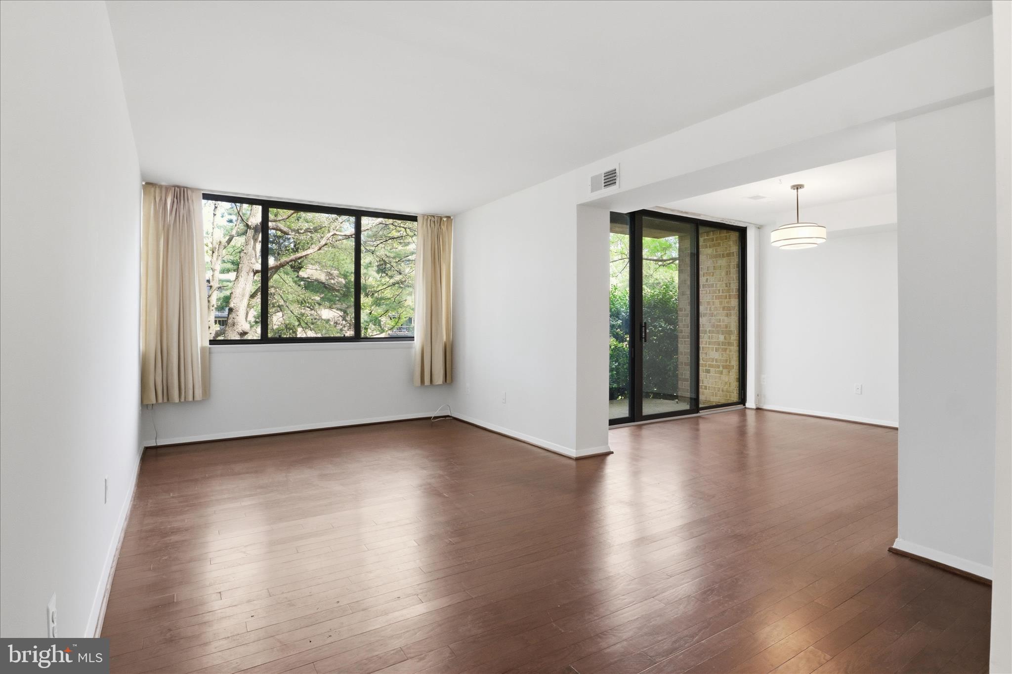 SAXONY SQUARE - Residential