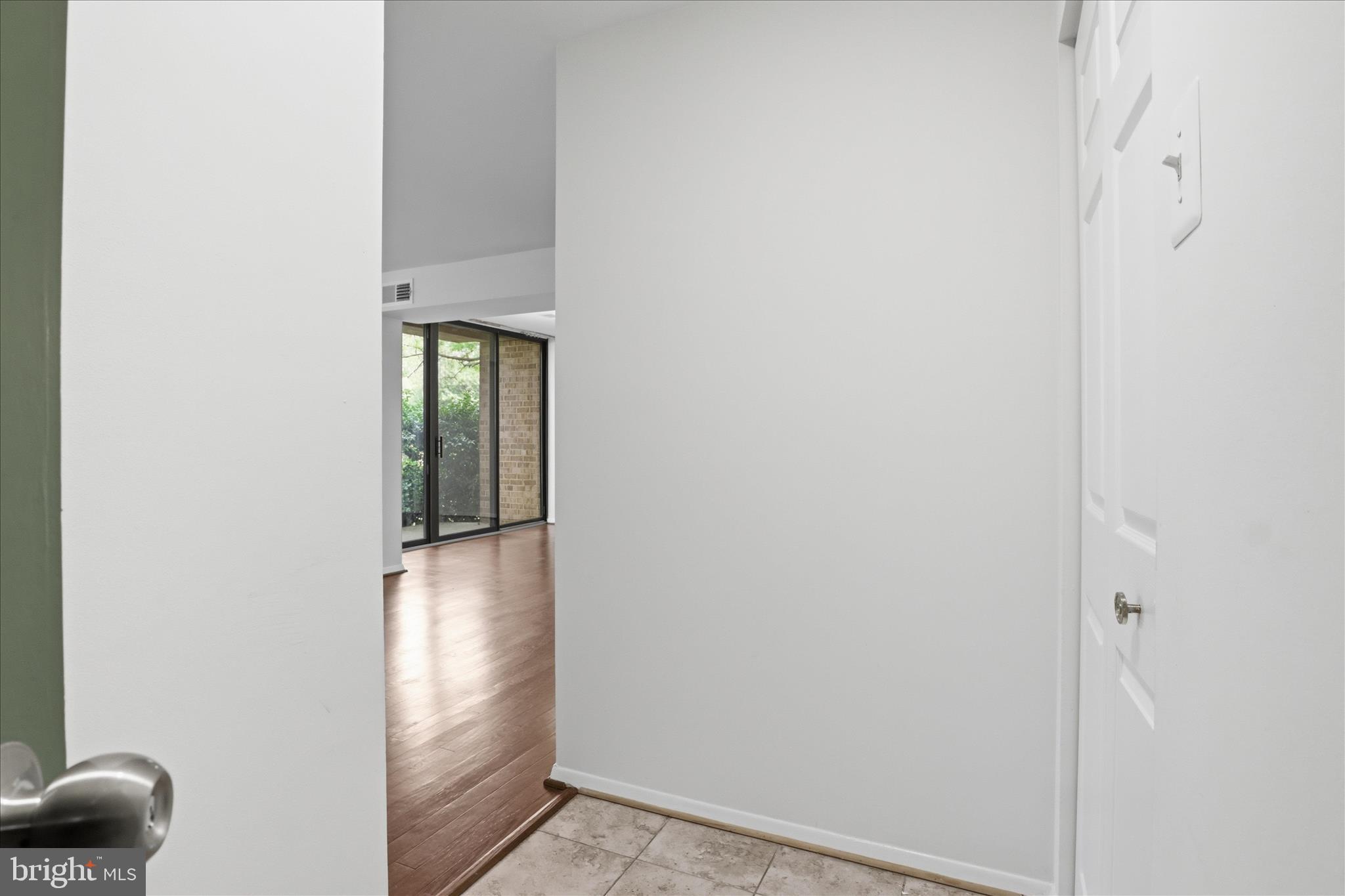 SAXONY SQUARE - Residential