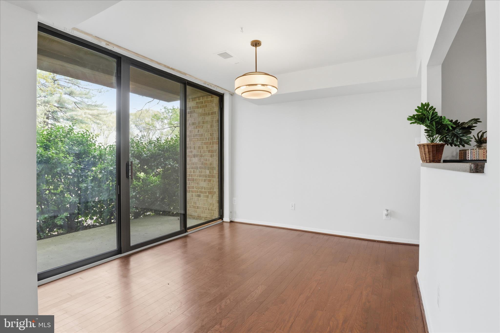 SAXONY SQUARE - Residential