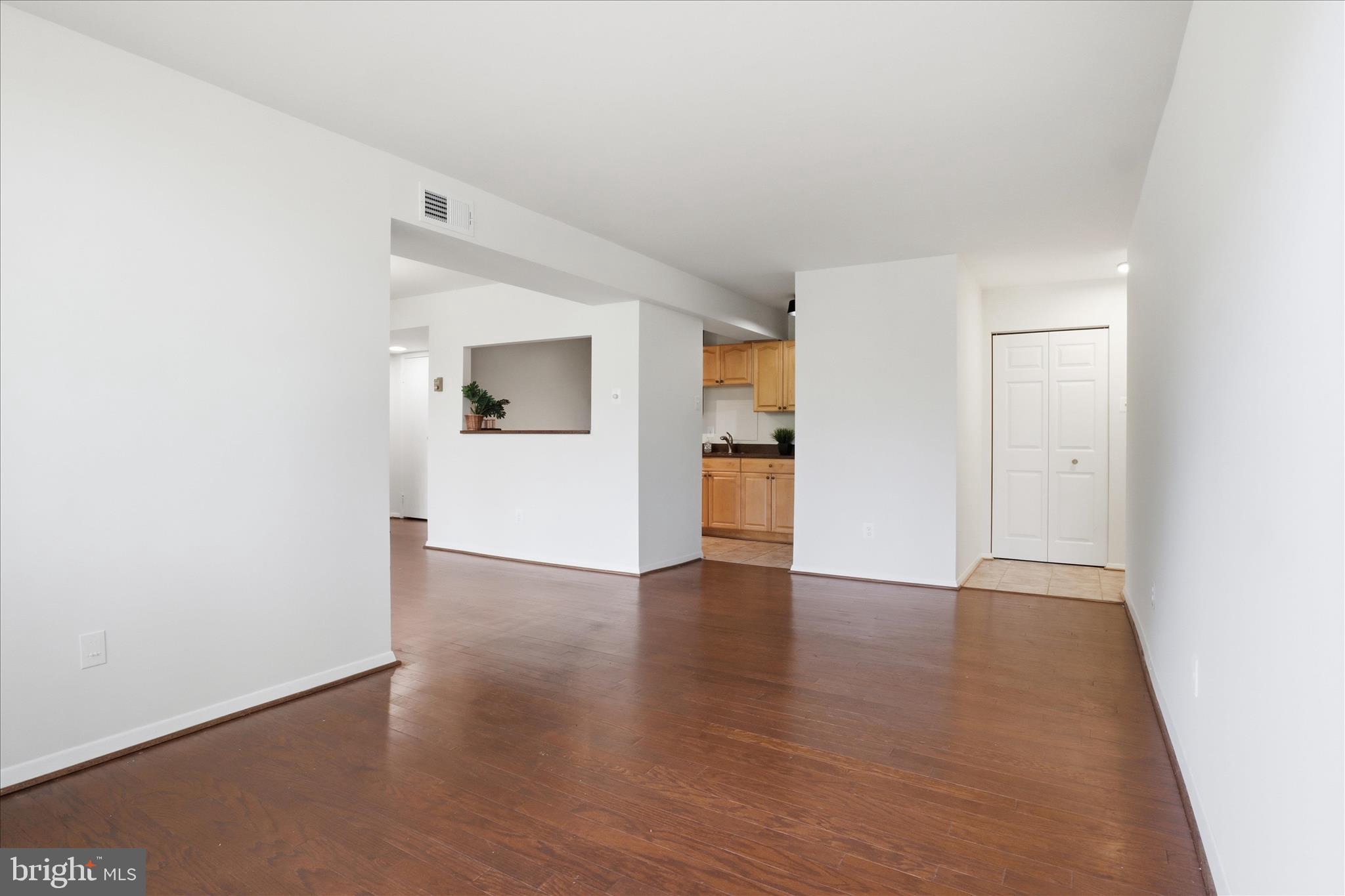 501 N ARMISTEAD STREET T2