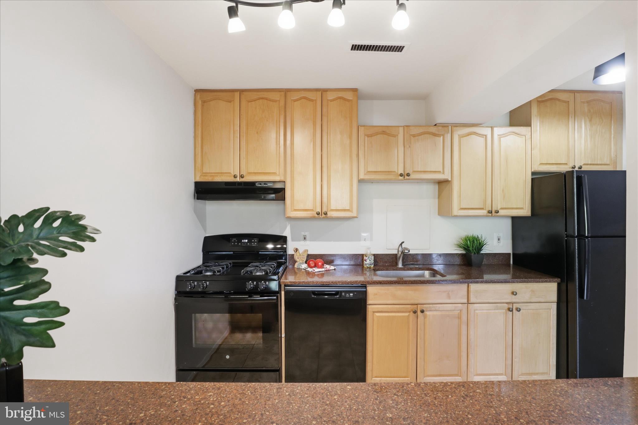 SAXONY SQUARE - Residential