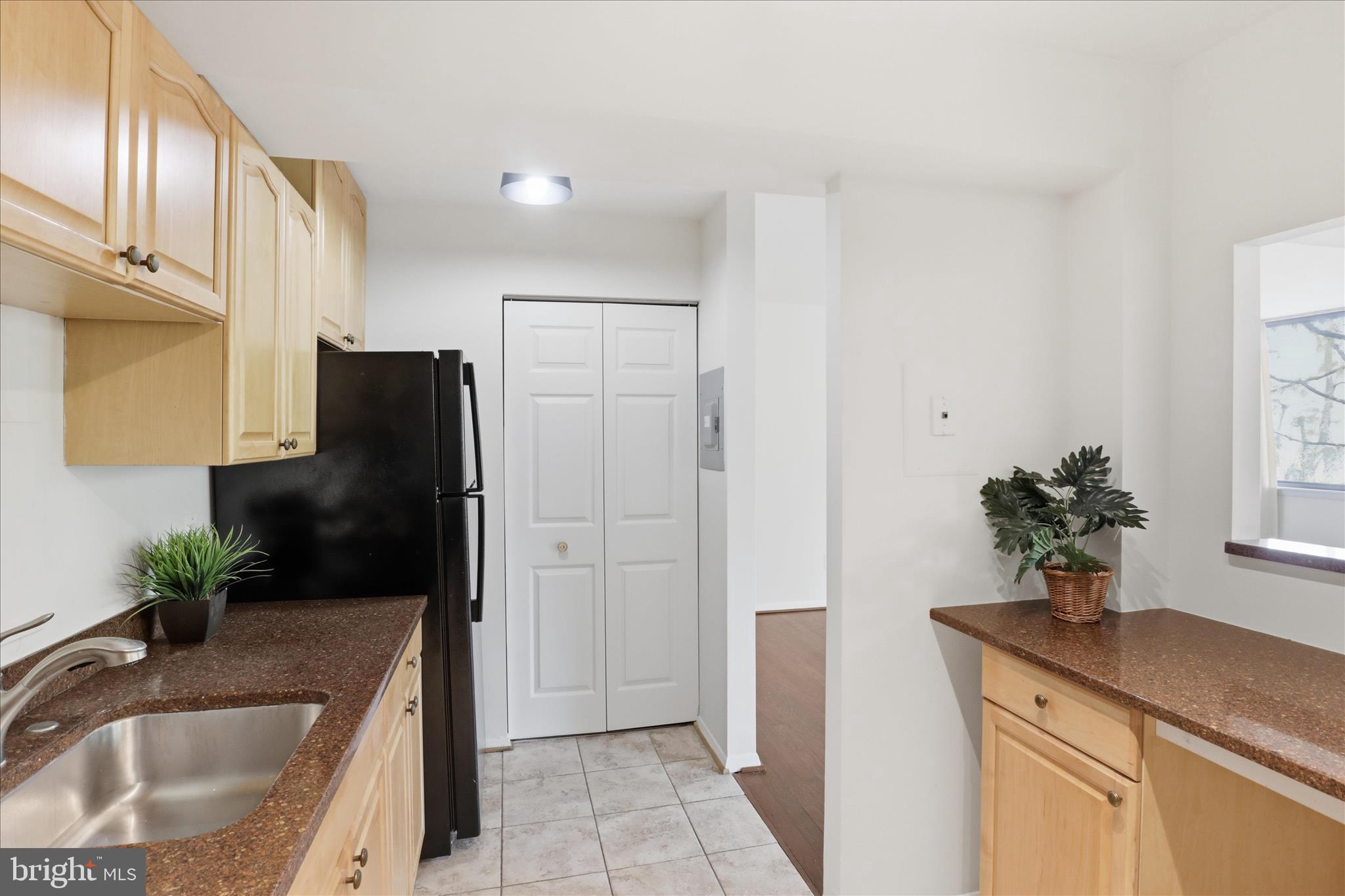 SAXONY SQUARE - Residential